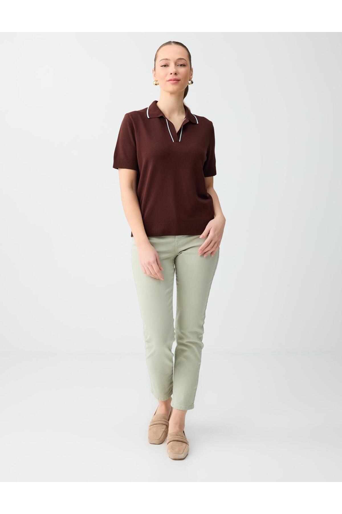 Jimmy Key  Acı Kahve V Yaka Kısa Kollu Çizgi Detaylı Triko Bluz - Görsel 2