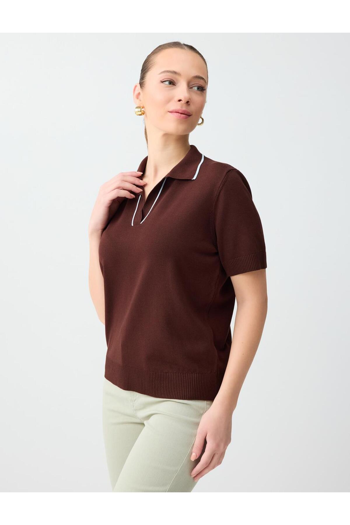 Jimmy Key  Acı Kahve V Yaka Kısa Kollu Çizgi Detaylı Triko Bluz - Görsel 3