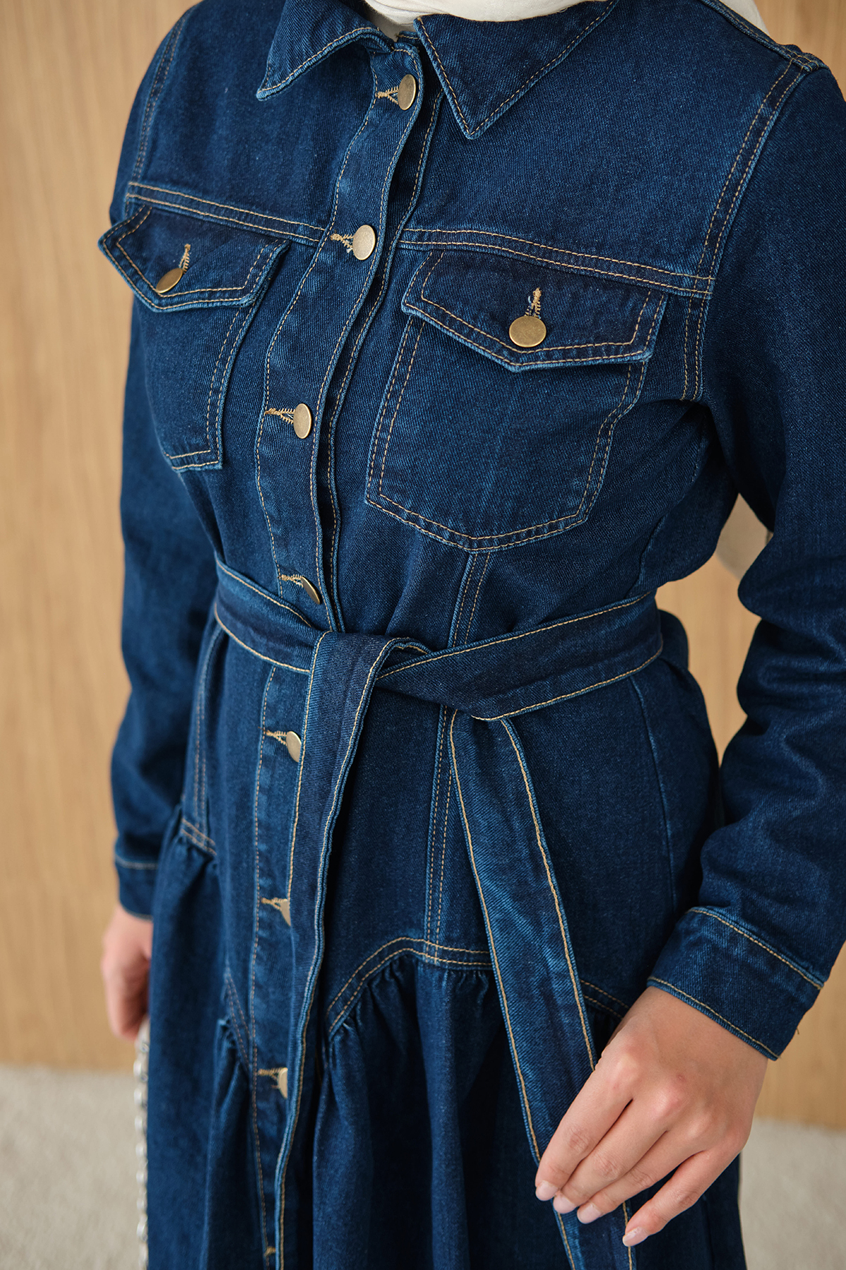 LOCCO  Kadın Çift Cepli Bel Büzgü Ve Dikiş Detay Boydan Düğmeli Kot Elbise Lacivert - Görsel 8