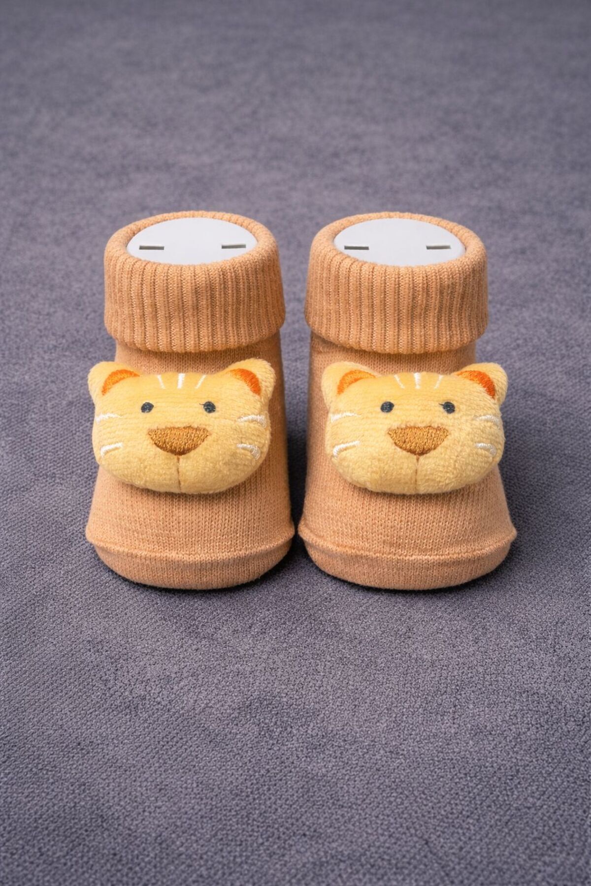 Empressco 2`li SET Oyuncaklı Organik pamuk Çorap ve Çıngırak Vik Sesli Oyuncak Takım 0-6 Ay Yenidoğan fotoğrafı 2 (önizleme)