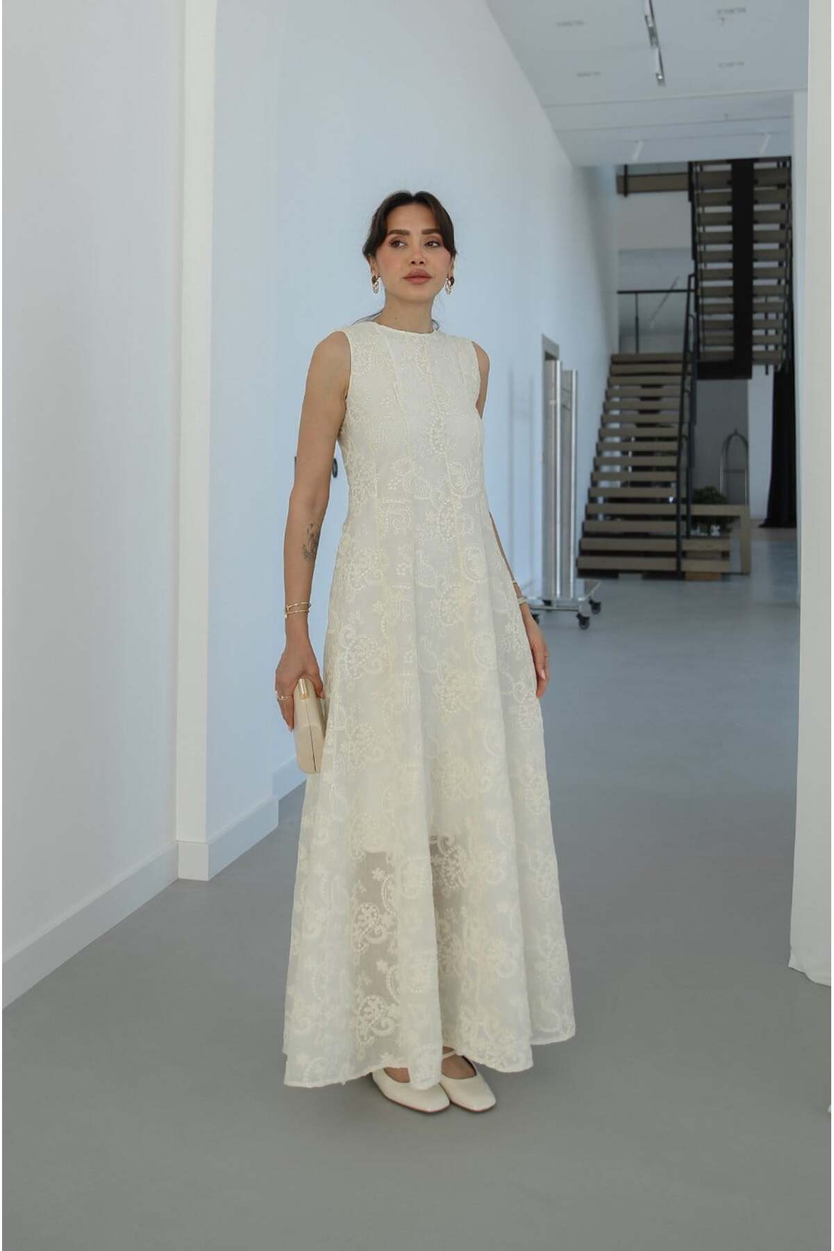 Havoş  Bej Peri Brodeli Sıfır Kollu Elbise - Görsel 3