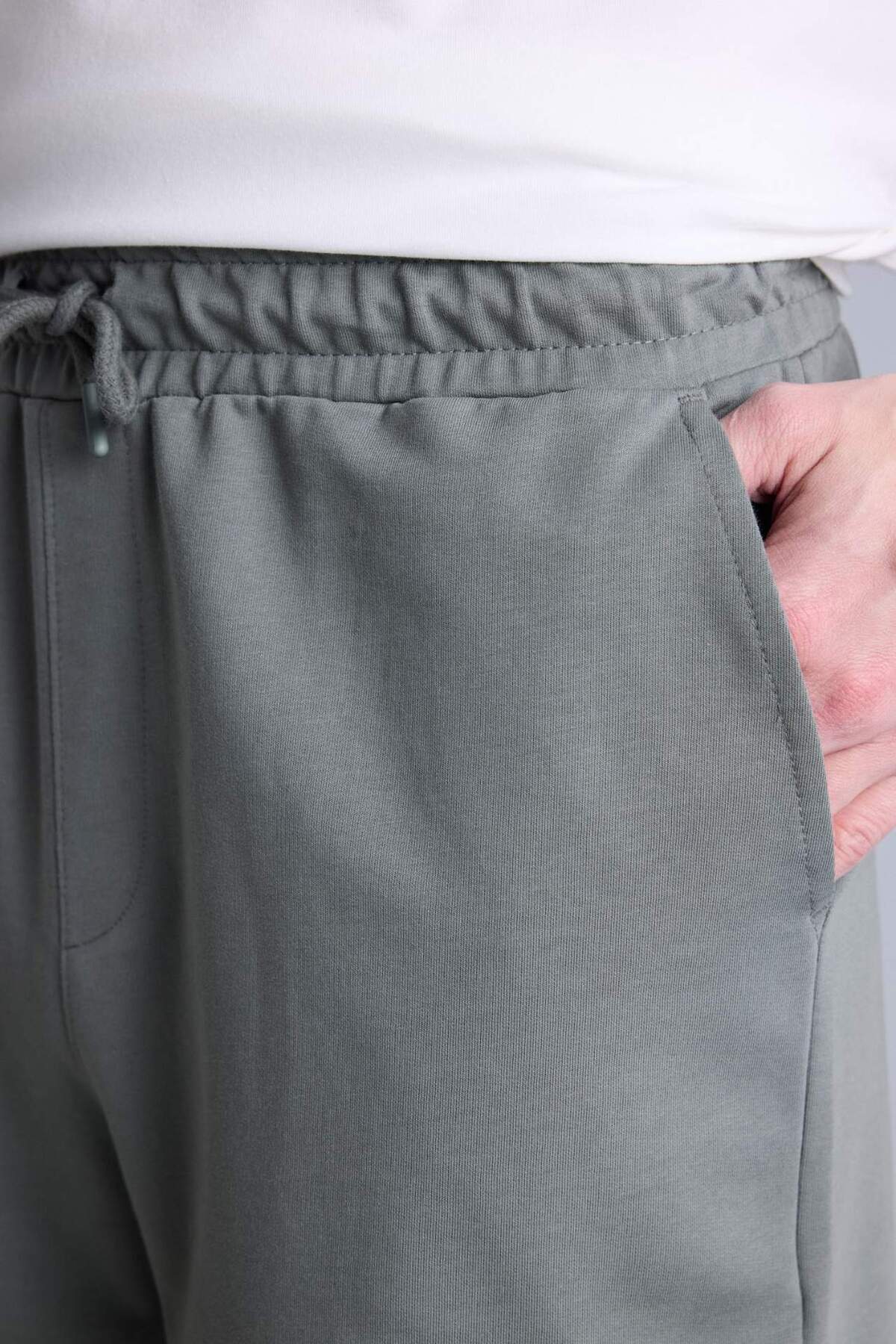 DeFacto Slim Fit Cepli Pamuklu Basic Bermuda Şort W1105AZ26SM görsel 4