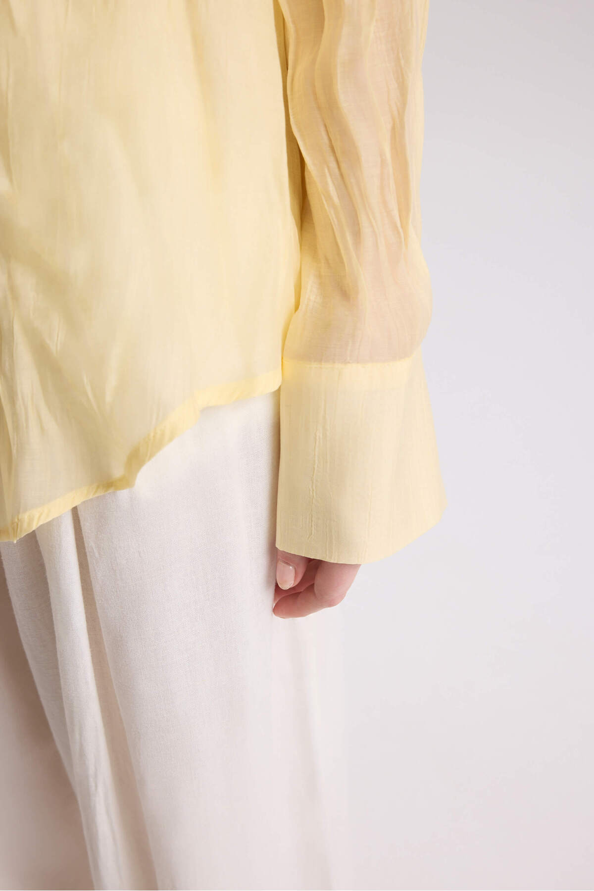 MAI STUDIOS CO.  Darya Kırışık Detay Sarı Gömlek - Görsel 8