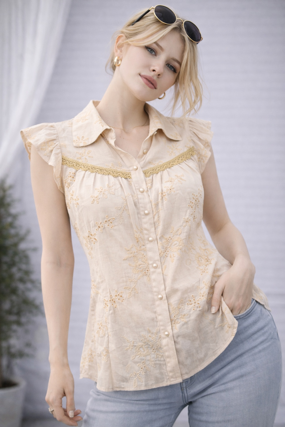 VALERIA  Dantel Detaylı Nakışlı Kolsuz Bluz – Vintage Şık Pamuk Karışım (Bej / Ekru / Siyah) - Görsel 3