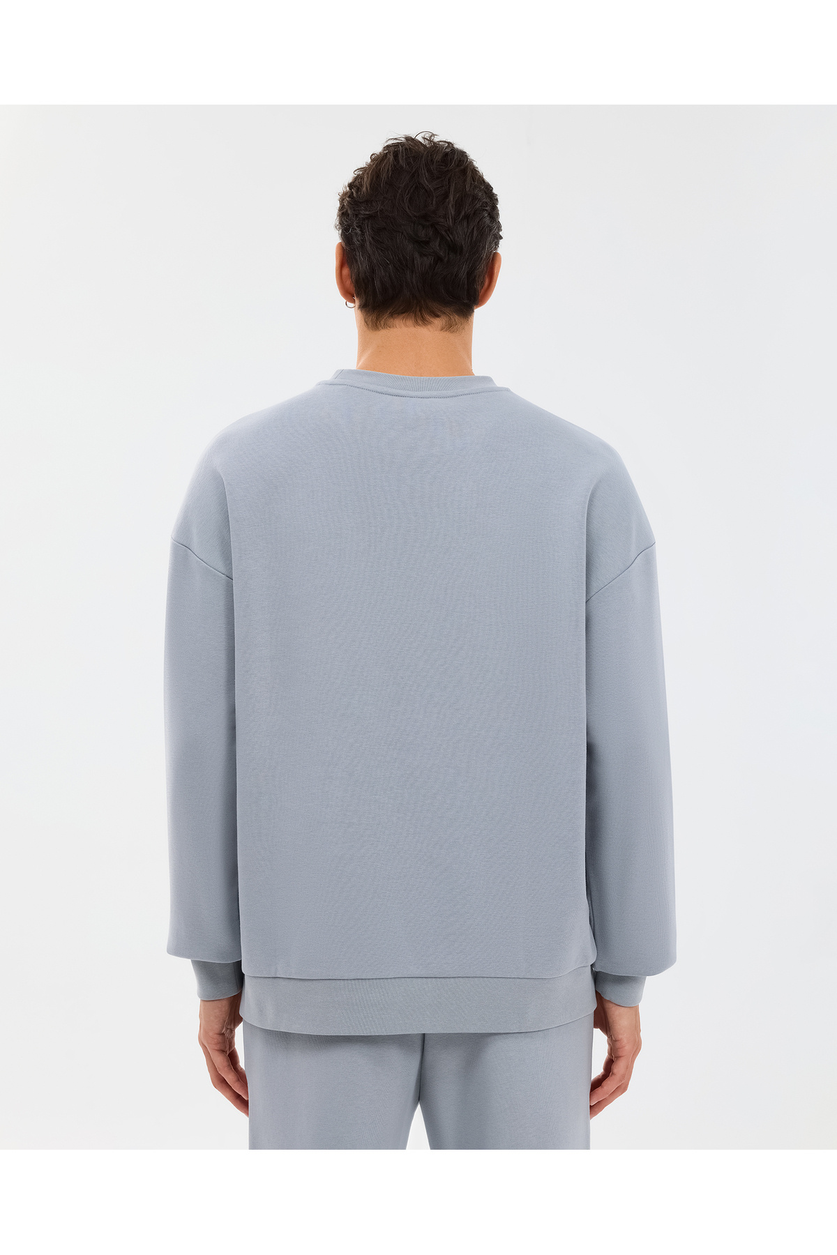 SKECHERS M Essential Crewneck Sweatshirt Erkek Gri Sweatshirt S2610015-4256 görsel 3