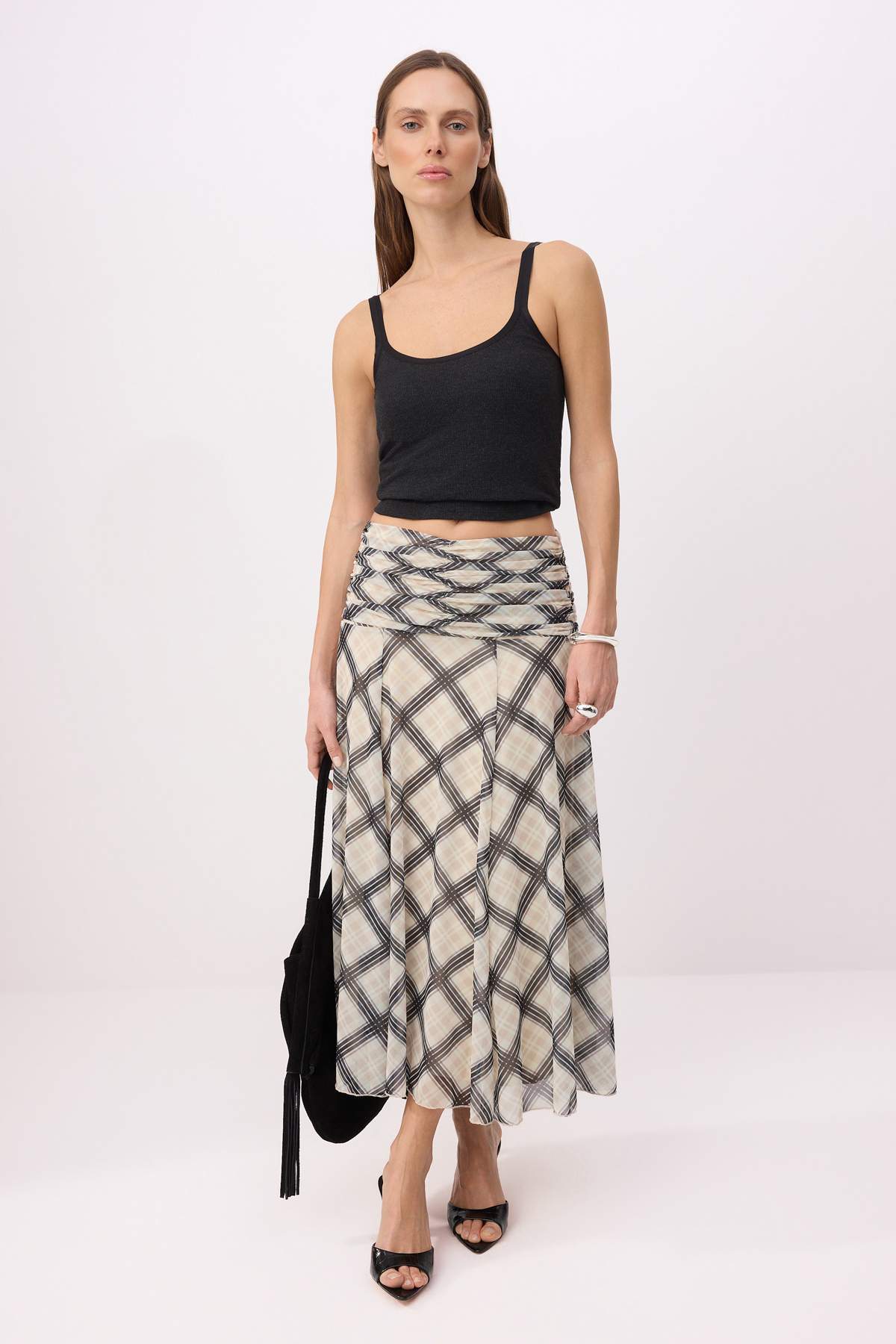 Trendyolmilla Ekru Maxi Büzgü/Drape Detaylı Boho/Boho Chic Basklılı Tül Esnek Örme Etek TWOAW26ET00122