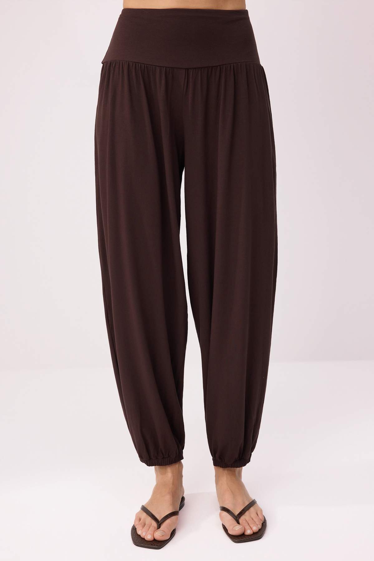 Trendyolmilla  Kahverengi Fitted/Vücuda Oturan Kolsuz Yumuşak Örme Alt-Üst Takım TWOSS26AU00075 - Görsel 5