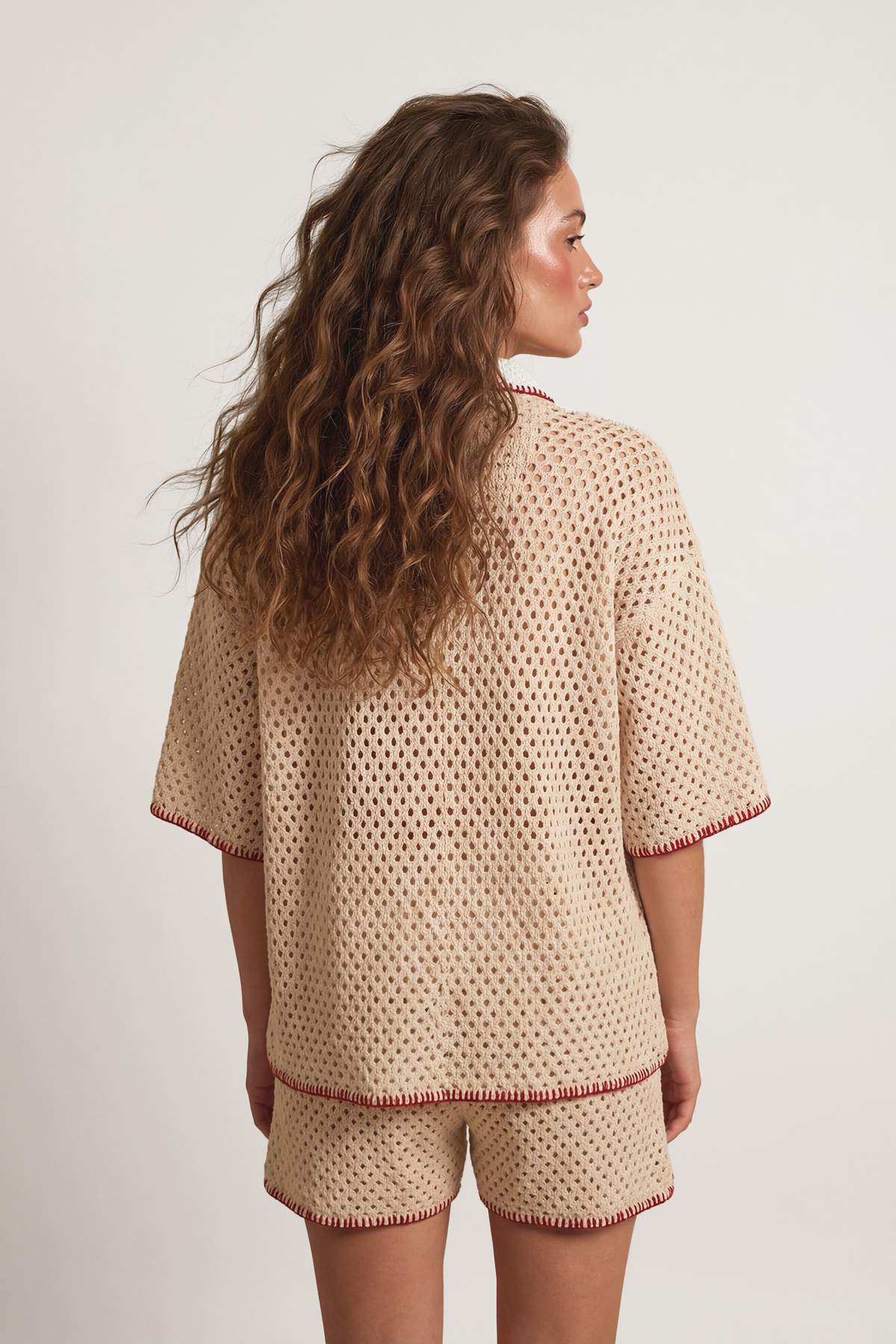 Trendyolmilla  Ekru Triko Oversize Kiraz Motifli 100% Pamuk Plaj Gömlek Şort Takım TBESS26AU00009 - Görsel 3