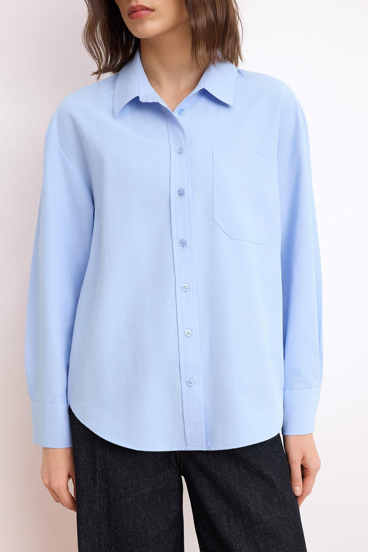 Trendyolmilla  Mavi Tek Cepli Boyfriend/Geniş Kalıp Pamuklu Dokuma Gömlek TWOAW20GO0115 - Görsel 3