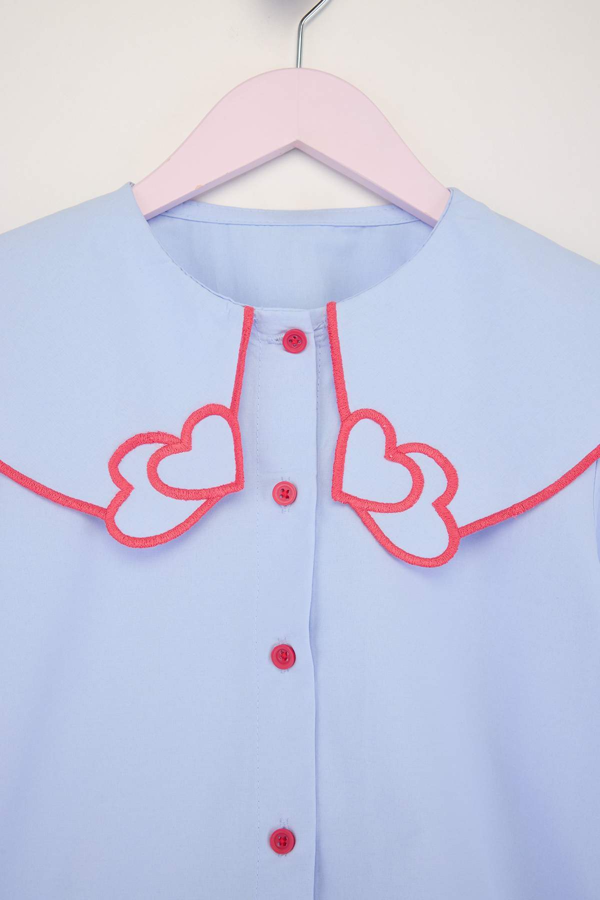 Trendyolmilla  Mavi Bebe Yaka Kalp Desenli Dokuma Kız Çocuk Bayramlık Gömlek TKDSS26GO00003 - Görsel 5