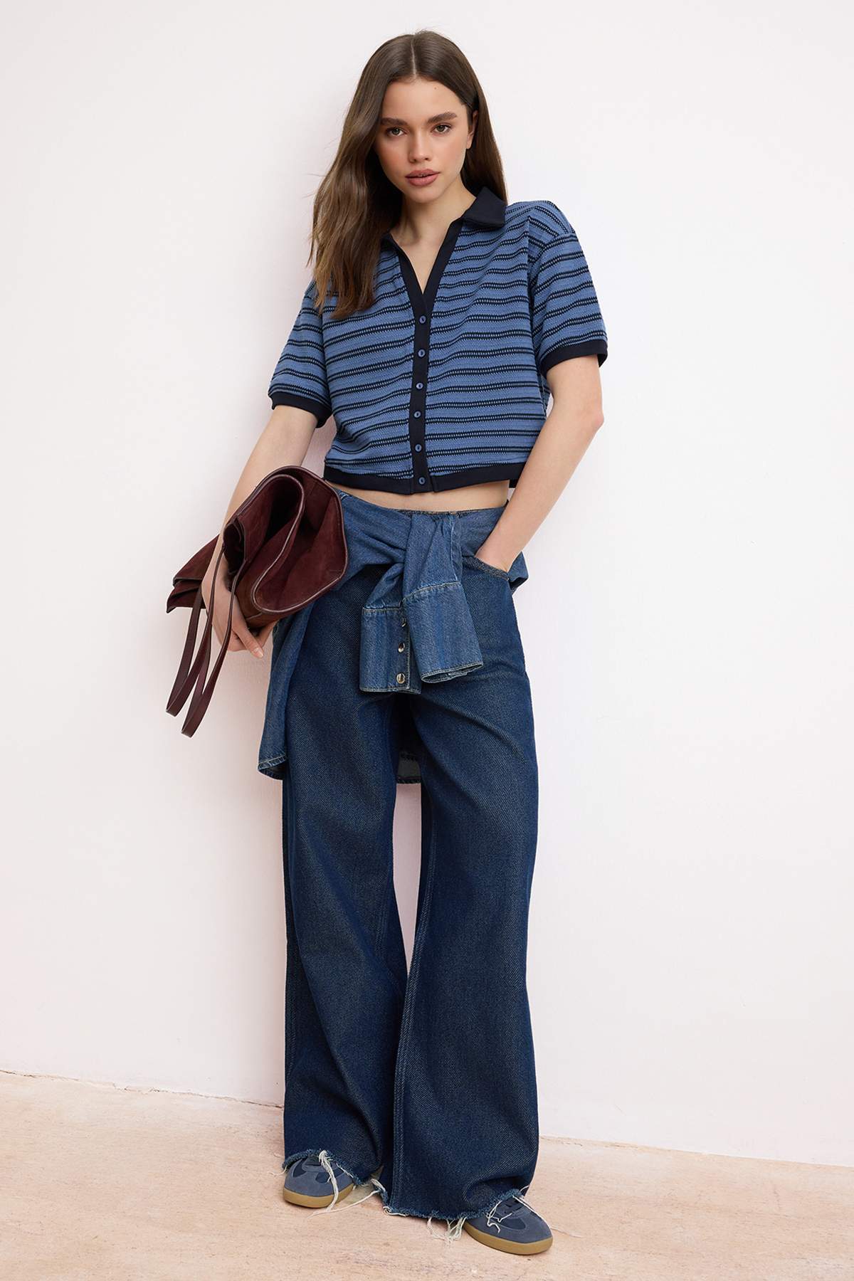 Trendyolmilla  Lacivert Çizgili Regular/Normal Kalıp Polo Yaka Düğmeli Triko görünümlü Örme Bluz TWOSS26BZ00172 - Görsel 2