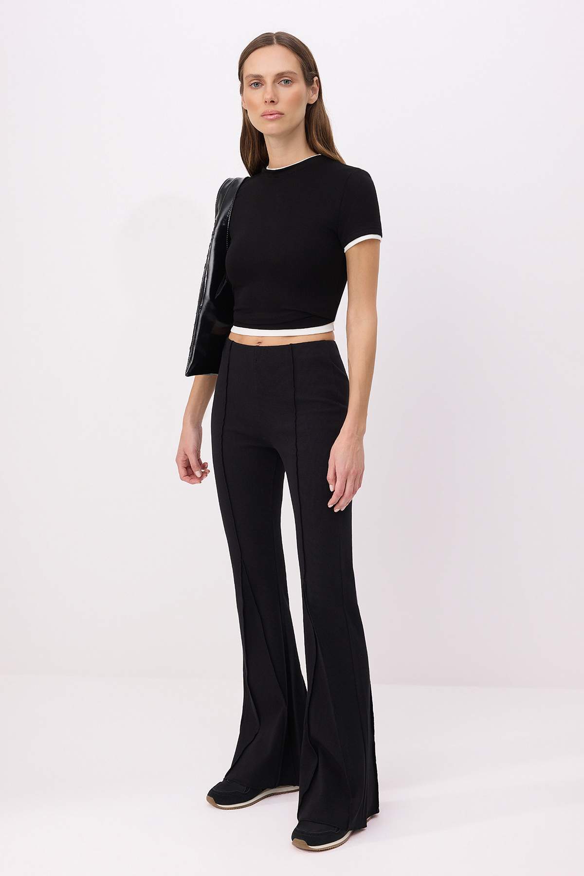 Trendyolmilla  Siyah Flare/İspanyol Paça Yüksek Bel Fitilli Esnek Örme Pantolon TWOSS26PL00115 - Görsel 2