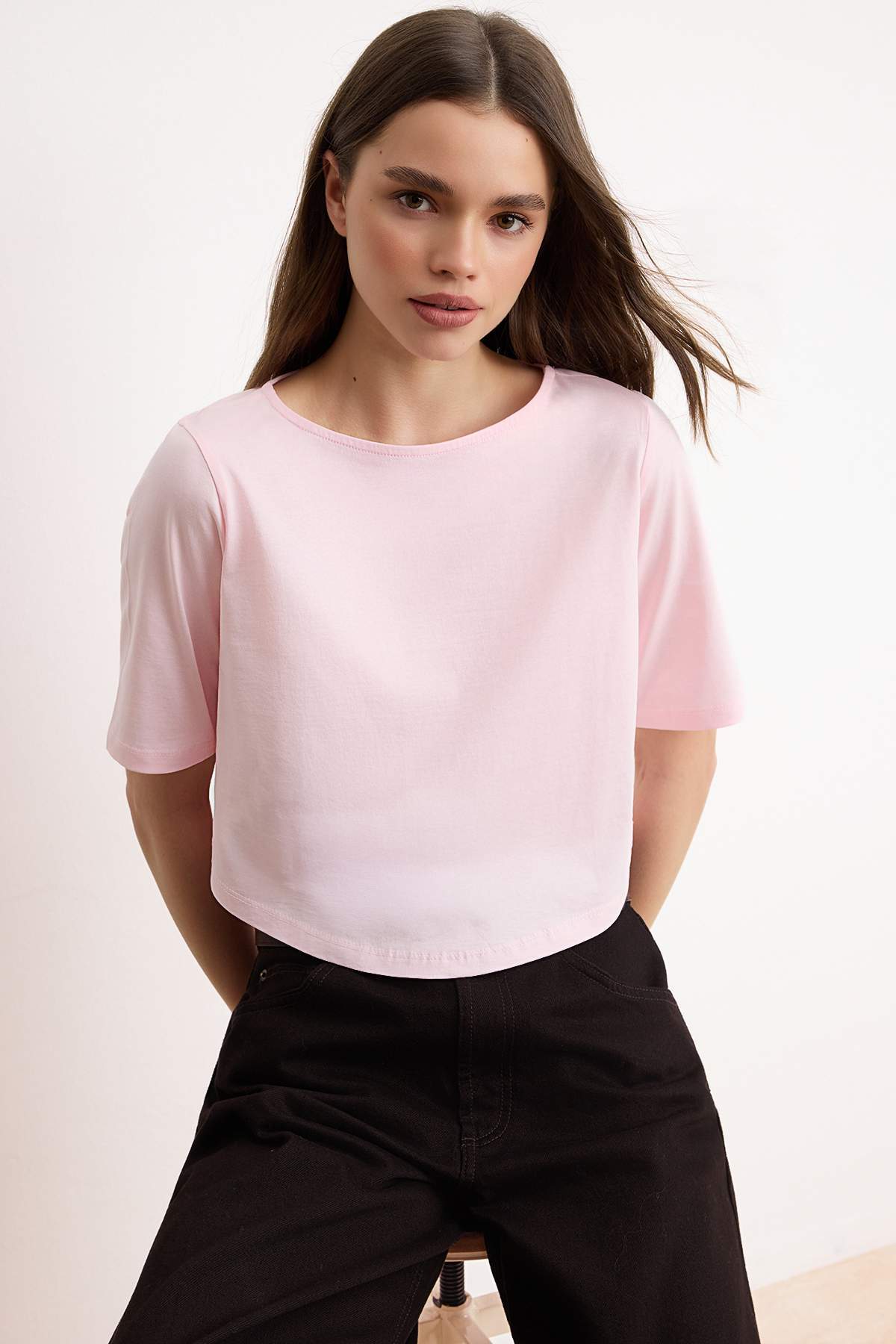 Trendyolmilla Açık Pembe Regular/Normal Kalıp Truvakar %100 Pamuk Örme T-Shirt TWOSS26TS00200