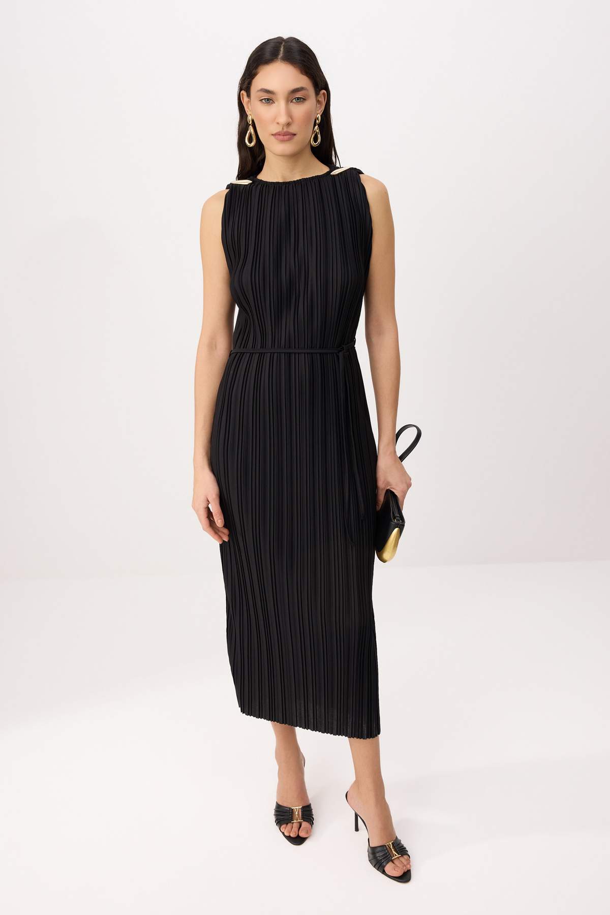 Trendyolmilla  Siyah Düz Shift Bisiklet Yaka Standart Kol Kolsuz Maxi Pilise Örme Elbise TWOSS26EL00502