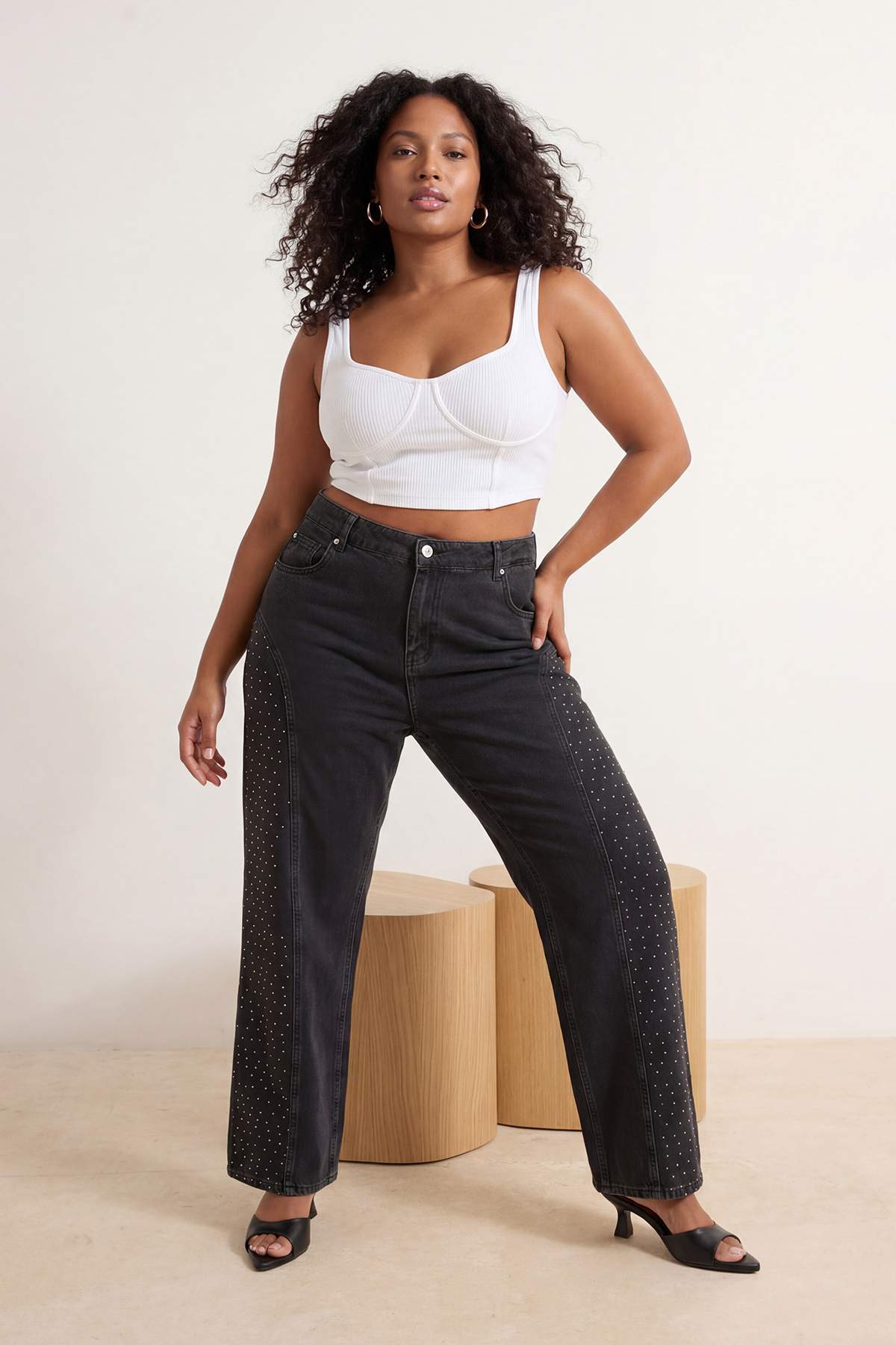 Trendyol Curve Graue High-Waist-Jeans mit weitem Bein und mittlerer Elastizit...