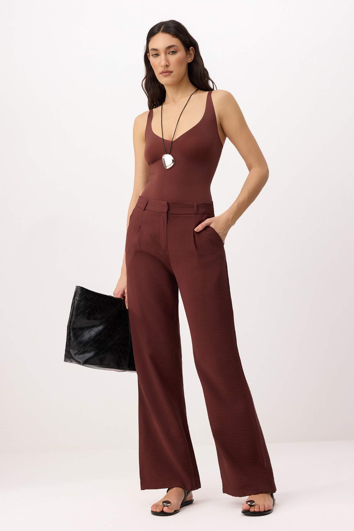 Trendyolmilla Bordo Yumuşak Tuşeli Kemerli Wide Leg/Geniş Paça Pantolon TWOSS26PL00069