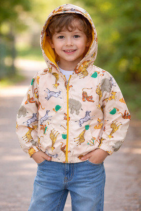 Mika Bebek & Çocuk Safari Desenli Krem Kapüşonlu Dar Kalıp Erkek Çocuk Yağmurluk