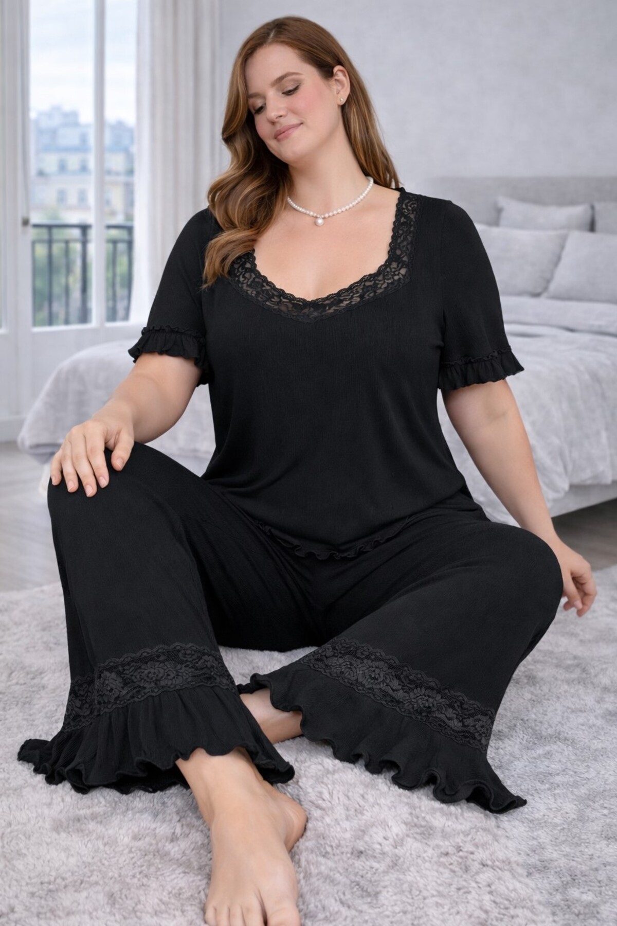 CALERA  Büyük beden siyah dantel detaylı pijama takımı, pamuklu kumaş, rahat ve şık ev giyim