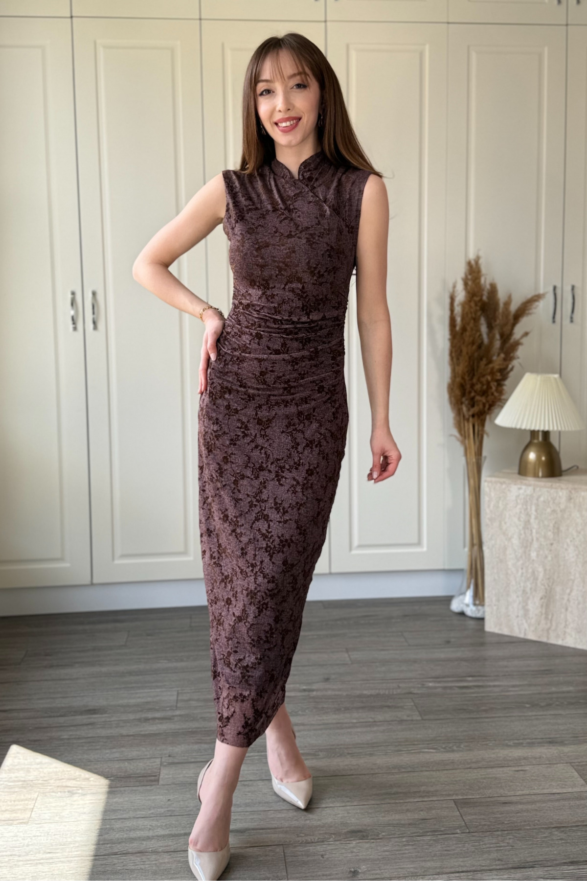 Dilay Gökoğlu Butik  Önü Düğmeli Kadife Baskılı Midi Kahverengi Tül Elbise