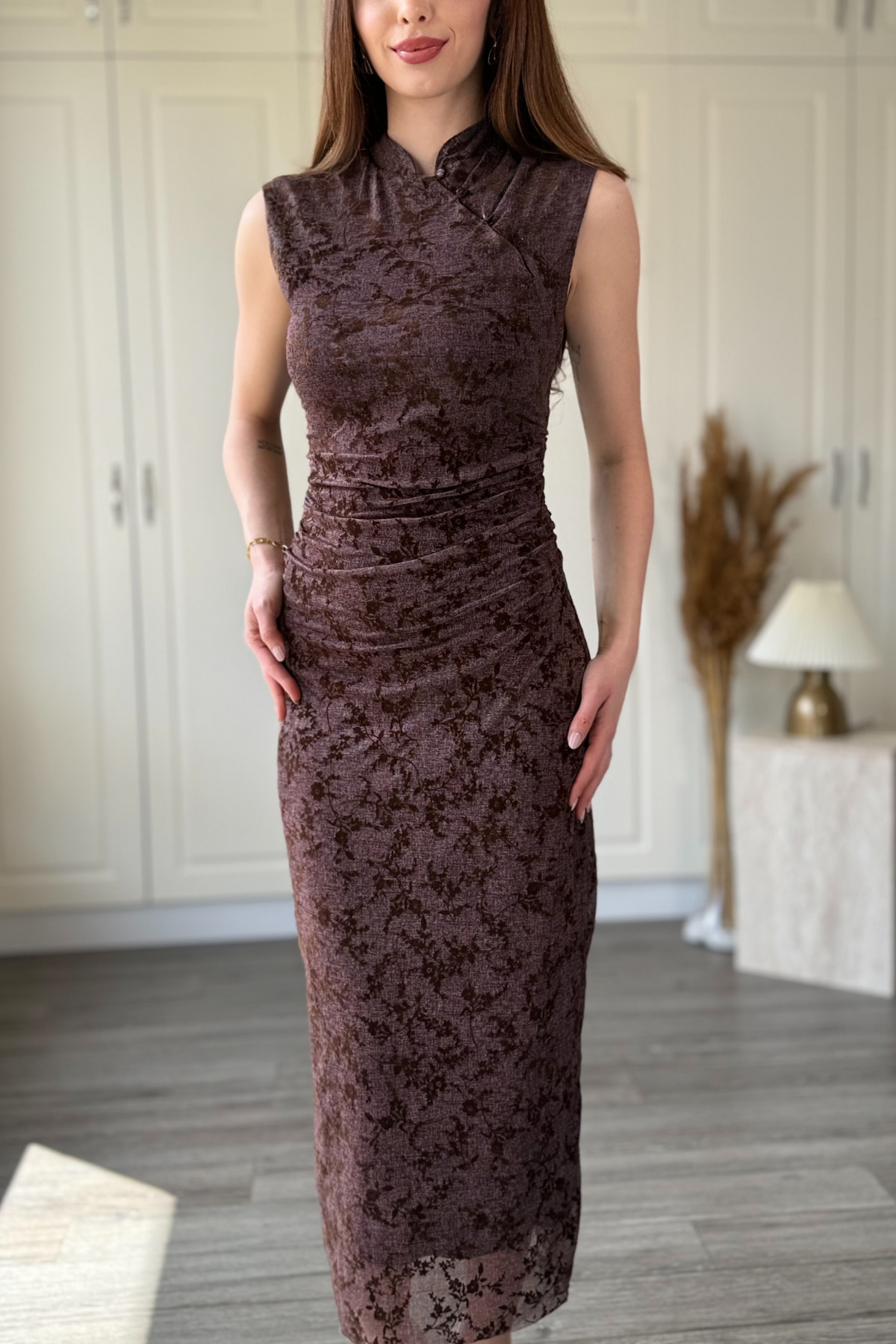 Dilay Gökoğlu Butik  Önü Düğmeli Kadife Baskılı Midi Kahverengi Tül Elbise - Görsel 3