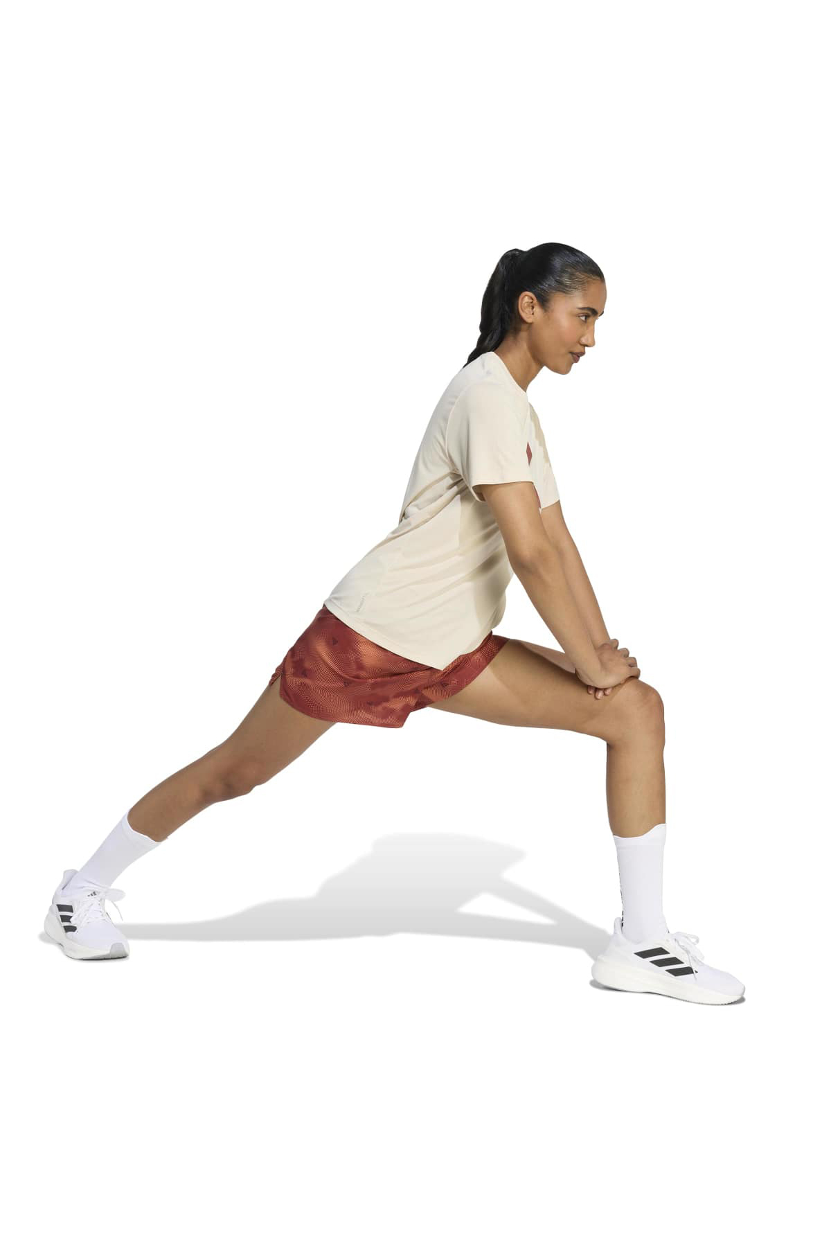 adidas Running Essentials Brand Love Kadın Bej Yuvarlak Yaka Tişört görsel 4