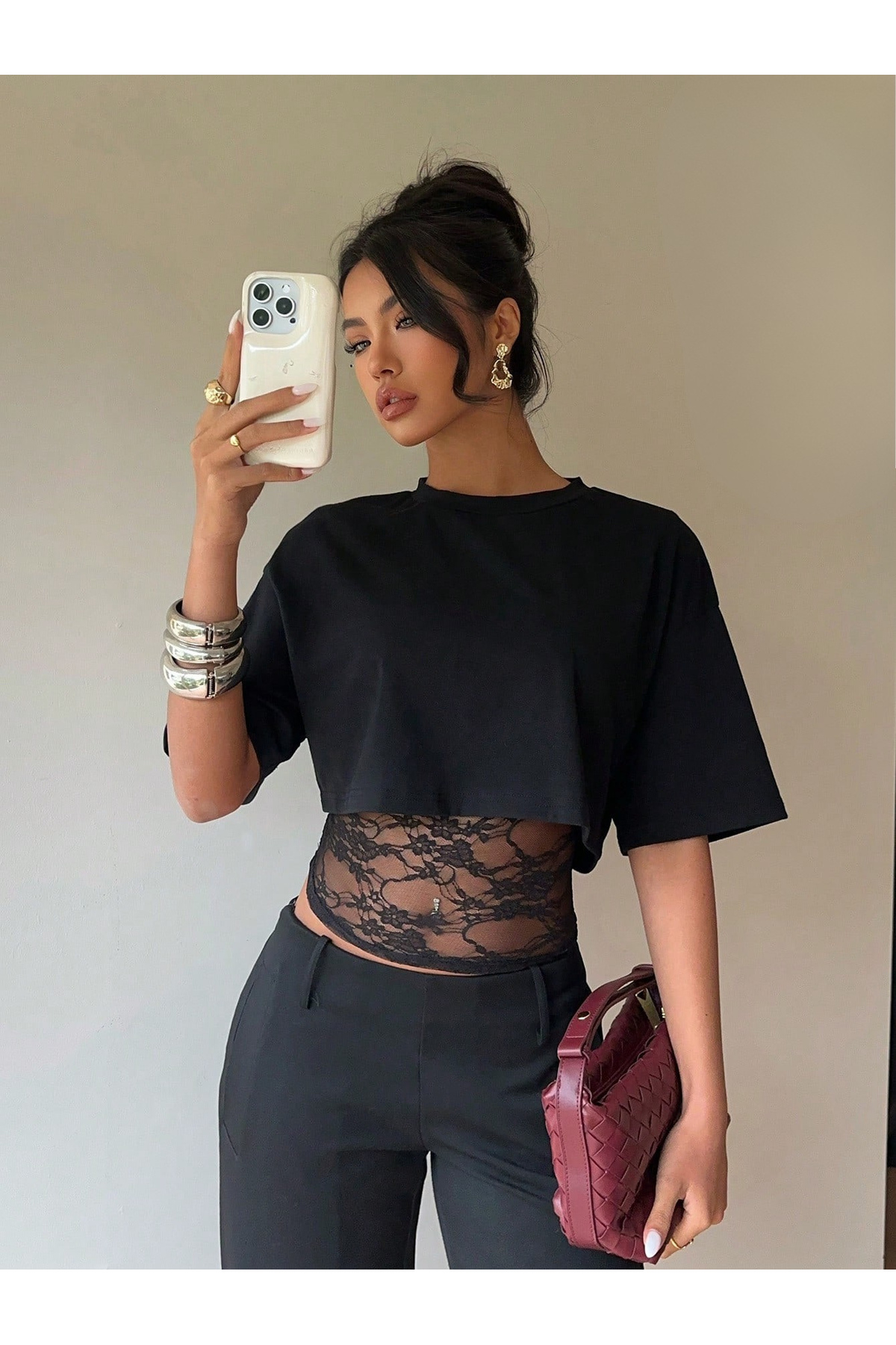 Wild Flower Μαύρο Crop T-shirt Γυναικείο με δαντέλα και λεπτομέρειες, κομψή μ...