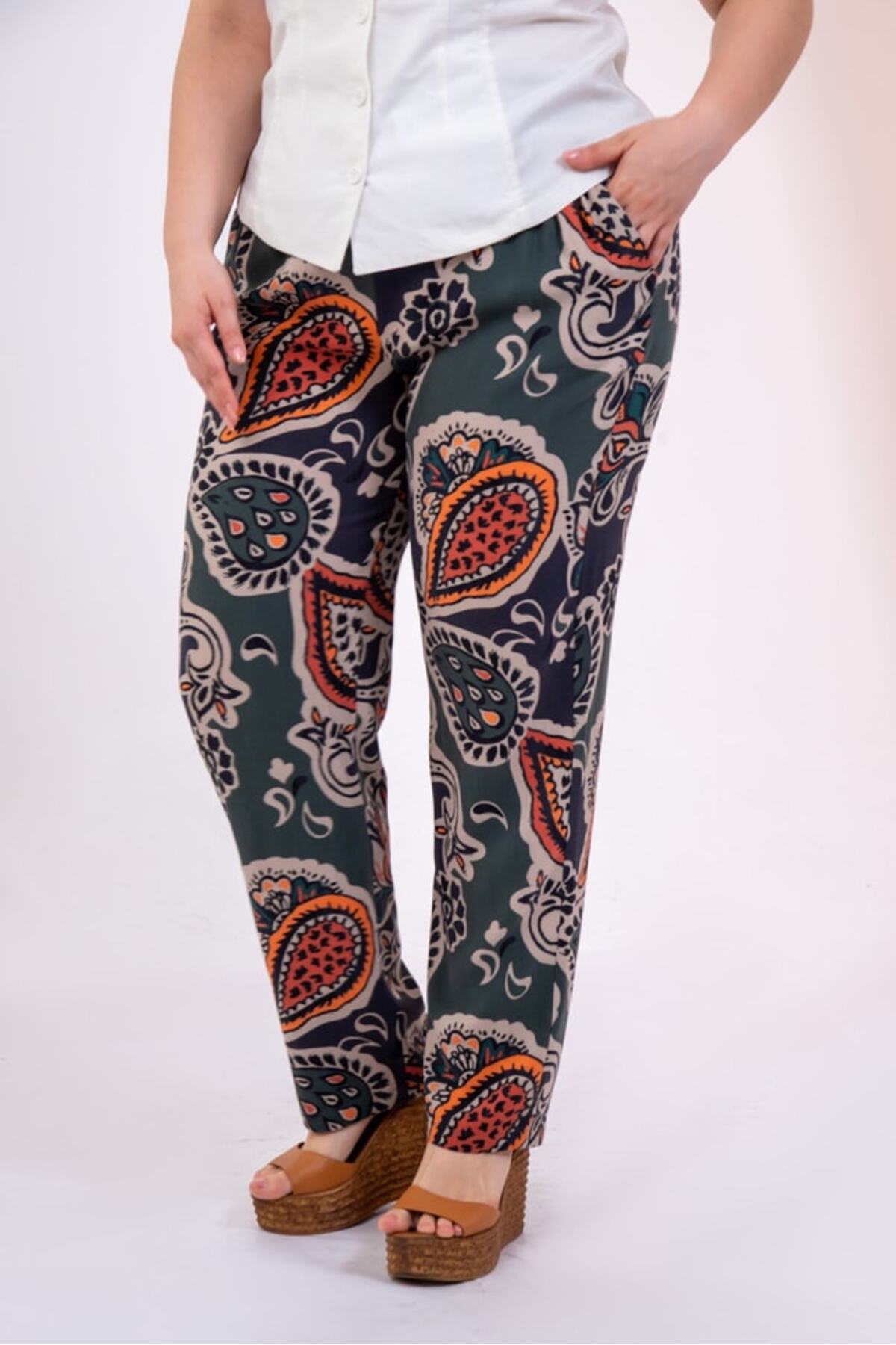 Roxxlen  Kadın Büyük Beden Beli Pileli Cepli Pantolon Haki - Görsel 5