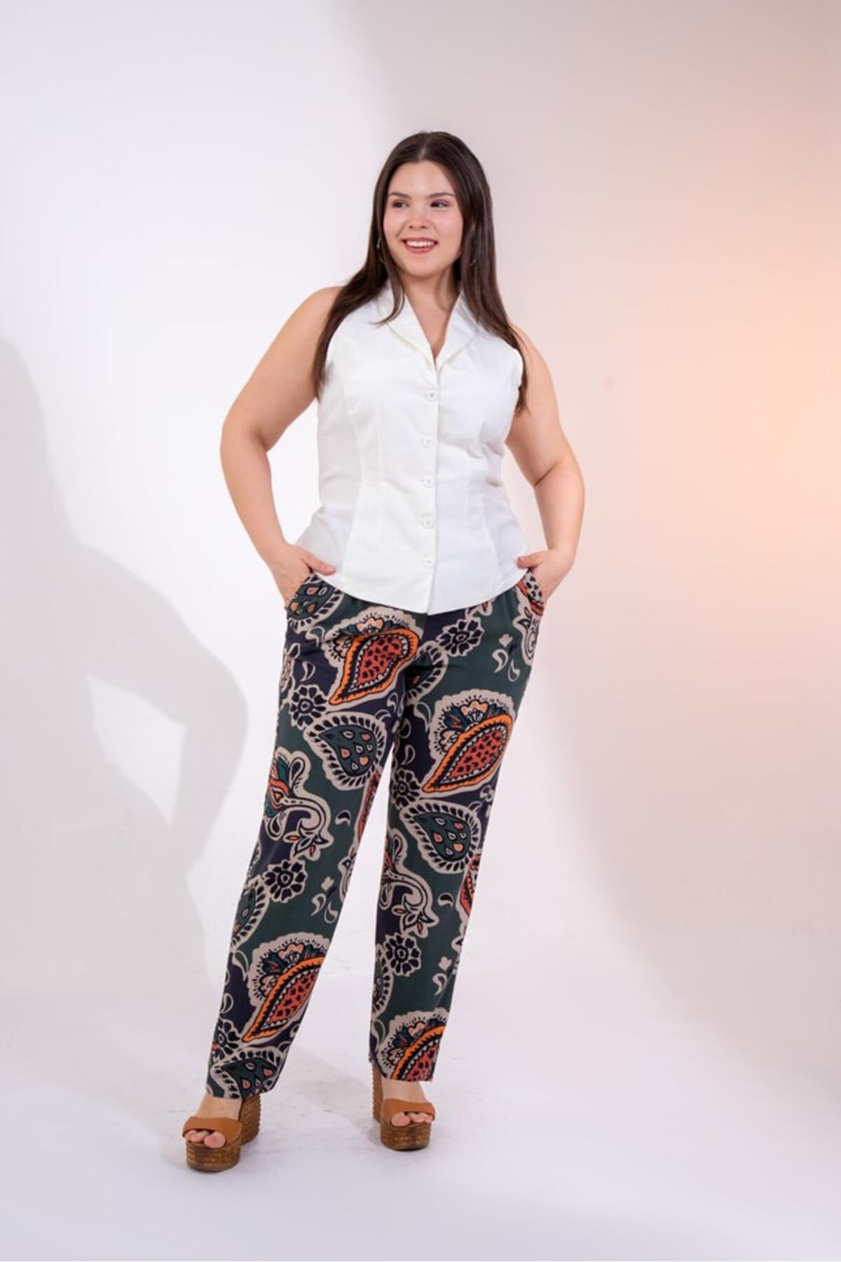 Roxxlen  Kadın Büyük Beden Beli Pileli Cepli Pantolon Haki - Görsel 4