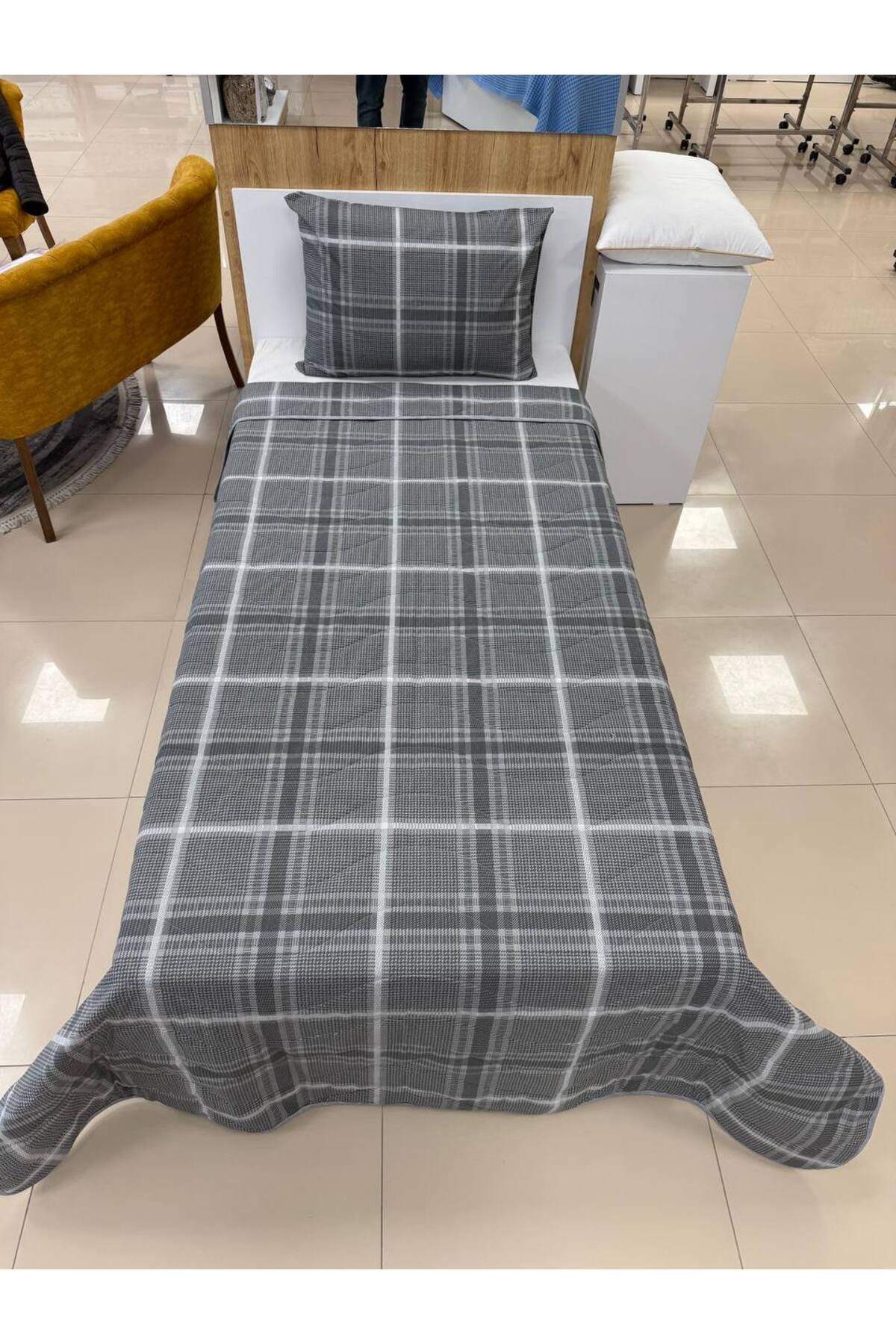 Single Quilted Double Sided Bedspread Set Young and Children's Room Bedspread 160 x 230 cm