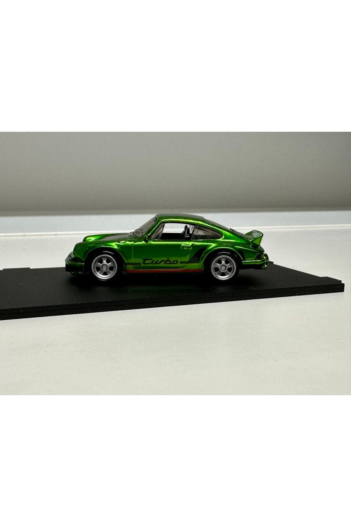 HOT WHEELS PORSCHE 911 CARRERA RS 2.7 International Diecast Show 2026 Jakarta FUAR MODELİ (200 LİMİT) fotoğrafı 5 (önizleme)
