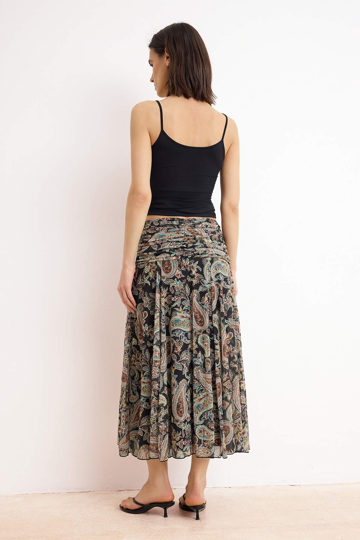 Trendyolmilla  Çok Renkli Maxi Büzgü/Drape Detaylı Boho/Boho Chic Basklılı Tül Esnek Örme Etek TWOAW26ET00122 - Görsel 4