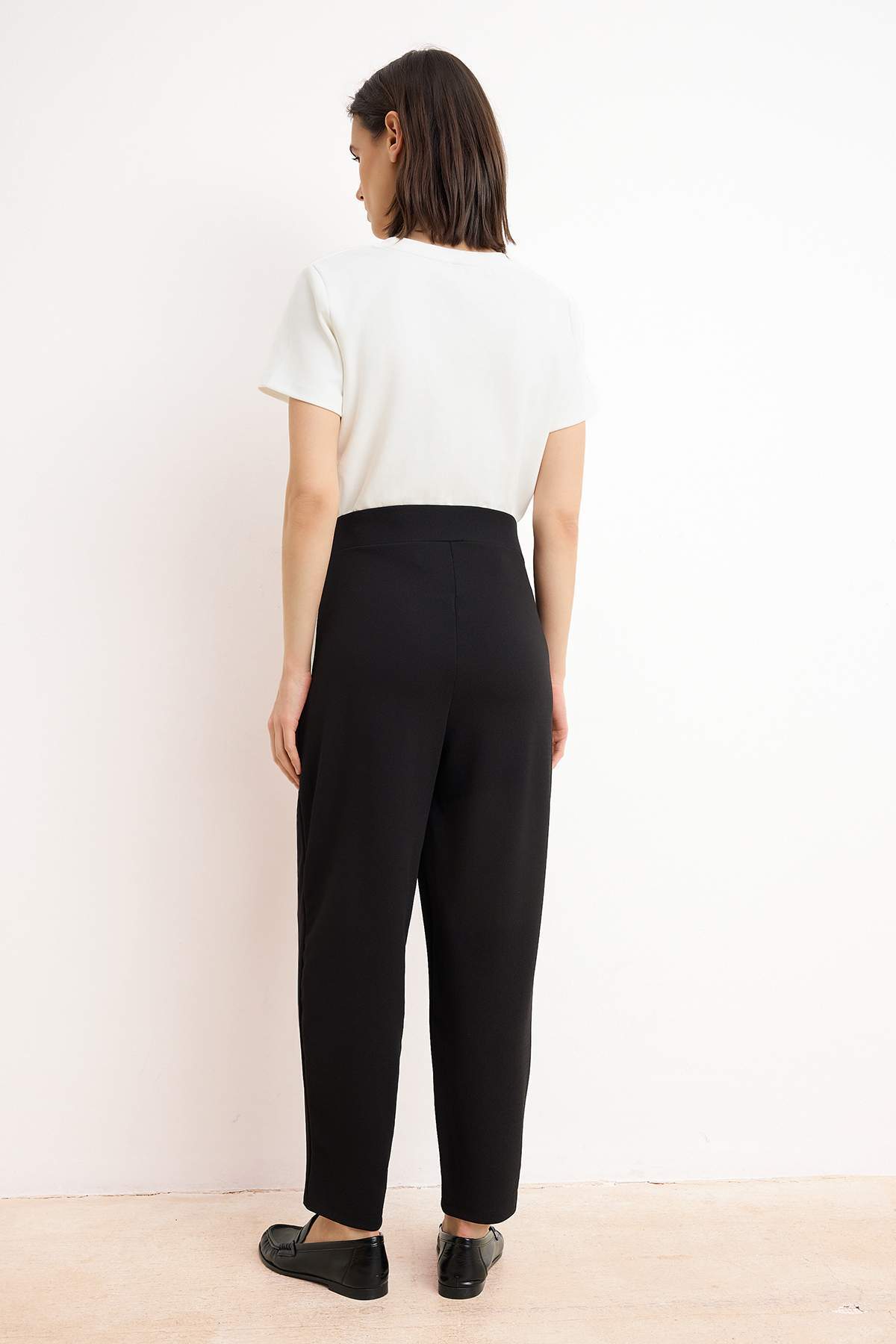 Trendyolmilla  Siyah Havuç Kalıp Örme Pantolon TWOAW26PL00017 - Görsel 4