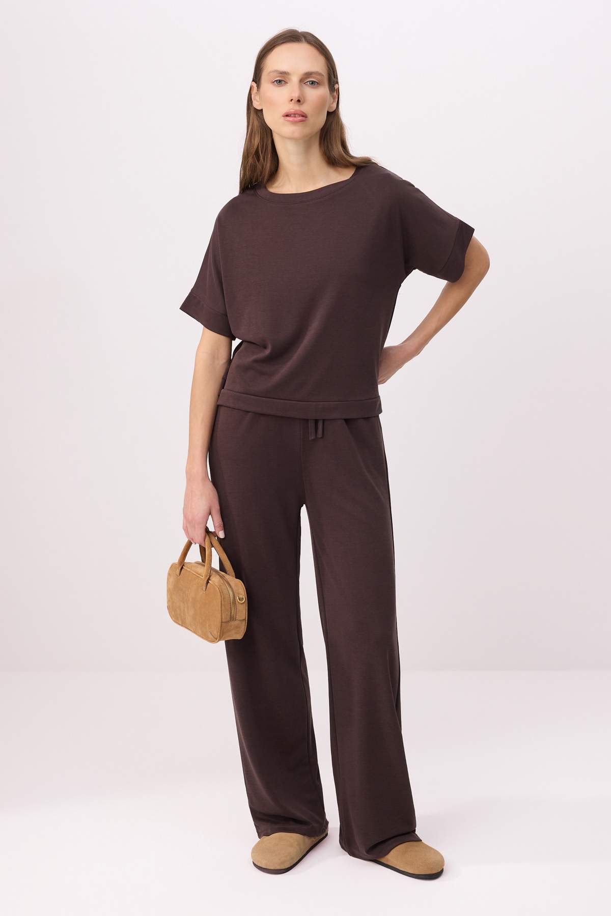 Trendyolmilla  Kahverengi Wide Leg Kısa Kollu Geniş Paça Uzun Soft Touch Örme Alt Üst Takım TWOSS26AU00143