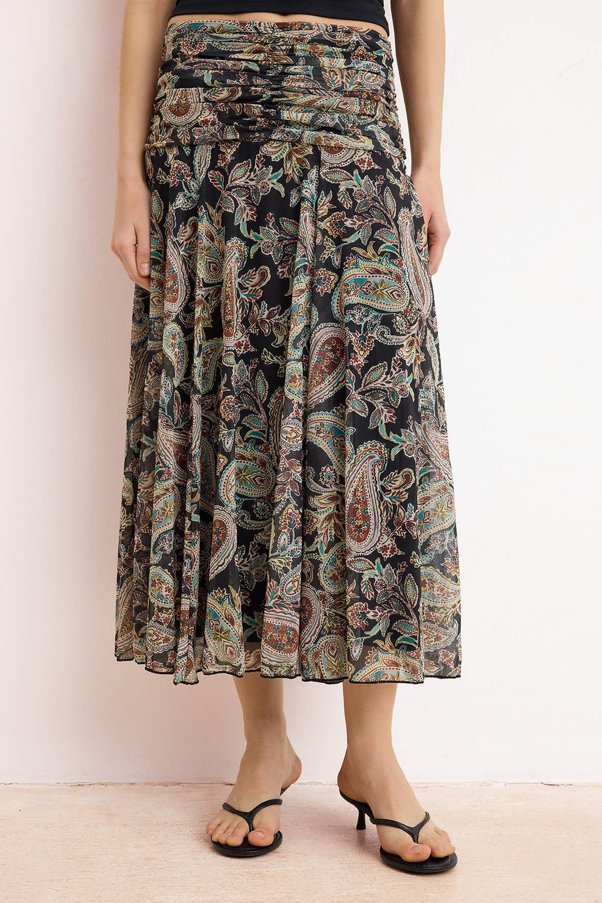 Trendyolmilla  Çok Renkli Maxi Büzgü/Drape Detaylı Boho/Boho Chic Basklılı Tül Esnek Örme Etek TWOAW26ET00122 - Görsel 3