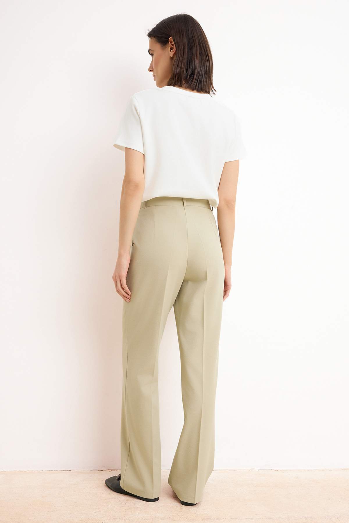 Trendyolmilla  Vizon Straight/Düz Kesim Pilili Dokuma Kumaş Pantolon TWOAW23PL00401 - Görsel 4