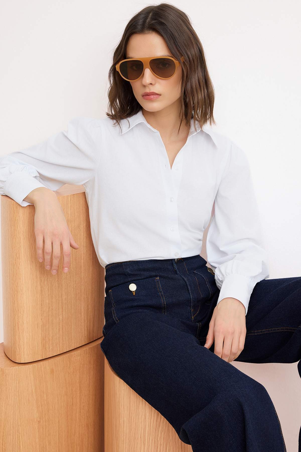 Kolekcia Trendyol Biela bavlnená košeľa s balónikovým rukávom Regular Regular...