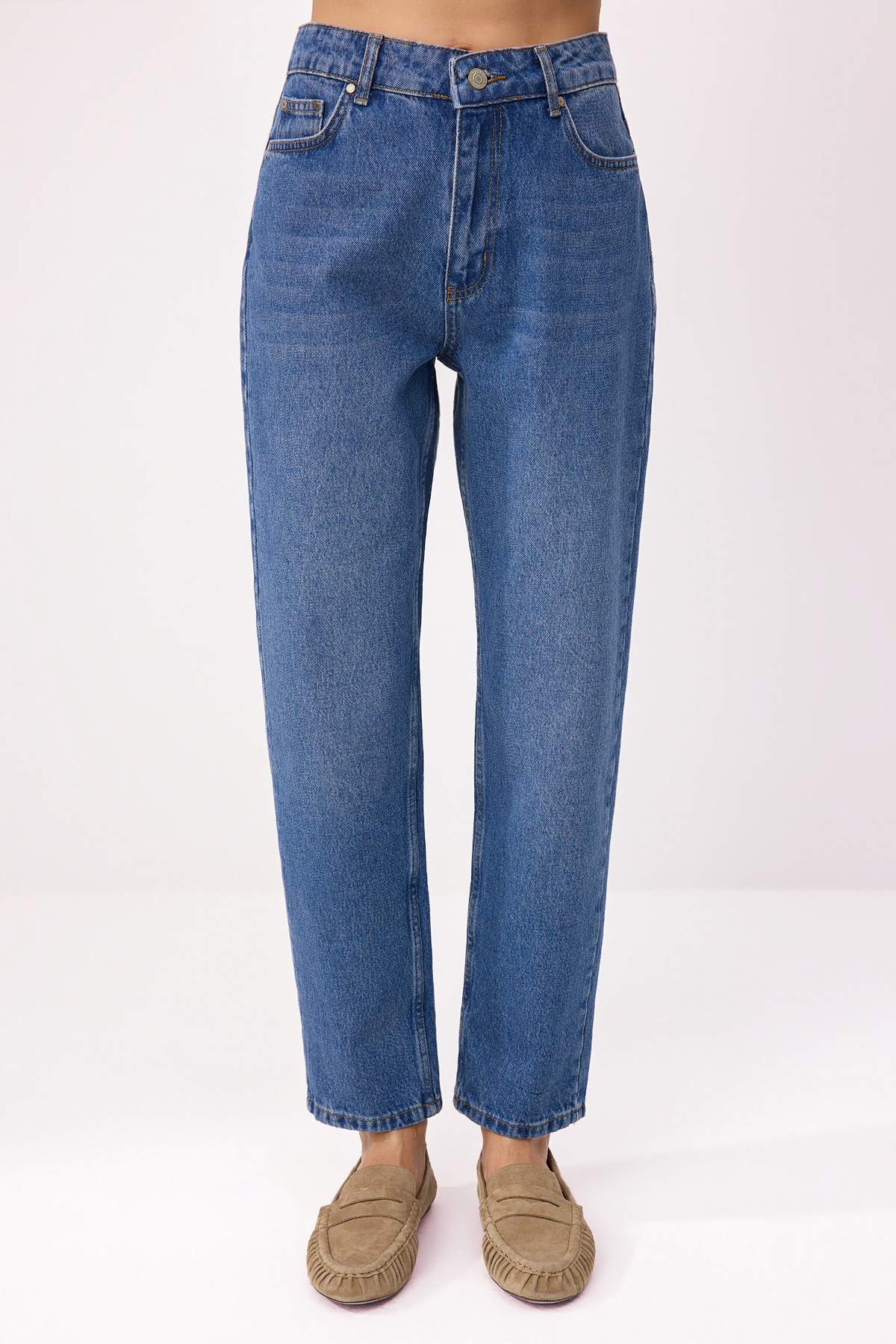 Trendyolmilla  Mavi Yüksek Bel Mom %100 Pamuk Non-Stretch Jeans TWOAW24JE00076 - Görsel 3