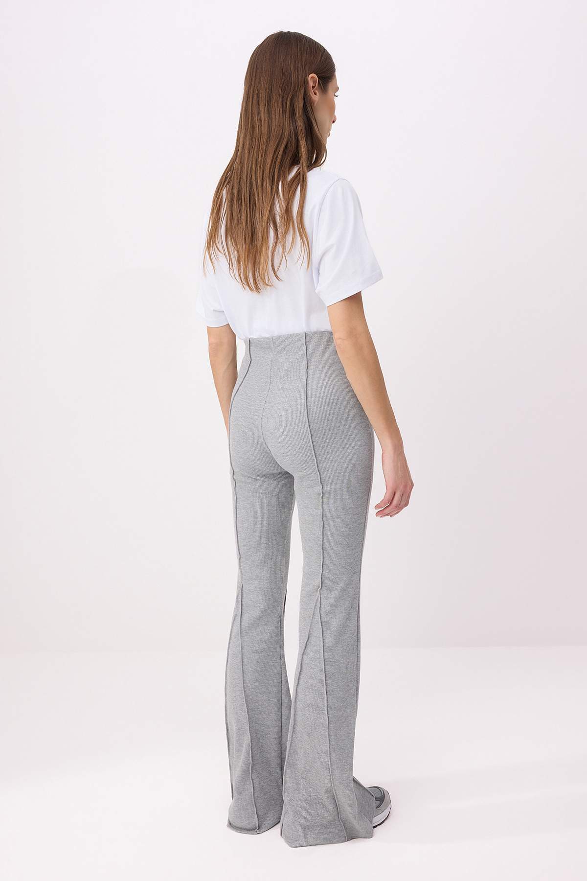 Trendyolmilla  Gri Melanj Flare/İspanyol Paça Yüksek Bel Fitilli Esnek Örme Pantolon TWOSS26PL00115 - Görsel 4