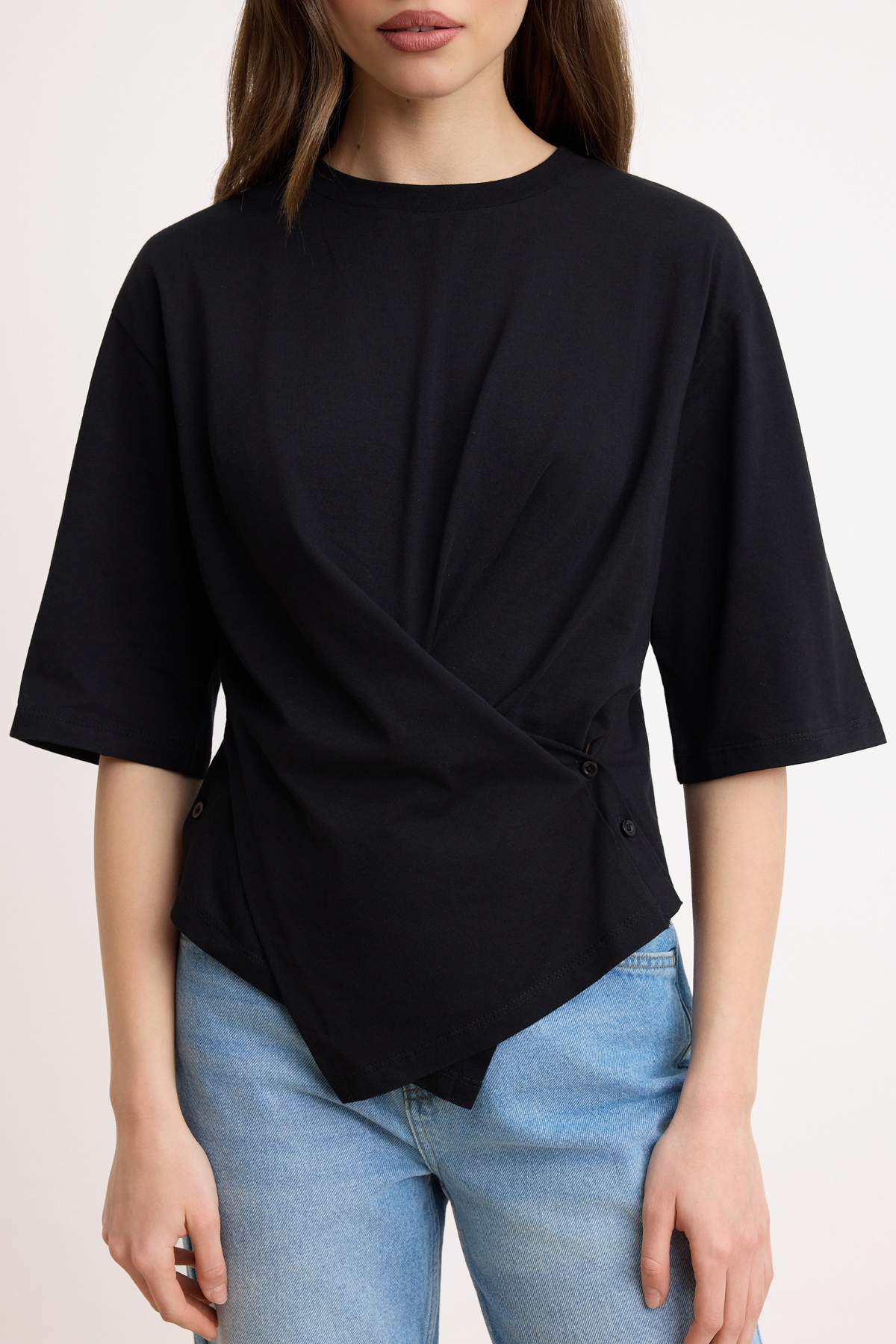 Trendyolmilla  Siyah Regular/Normal Kalıp Düşük Kol Truvakar Tok %100 Pamuk Örme T-Shirt TWOSS26TS00198 - Görsel 3