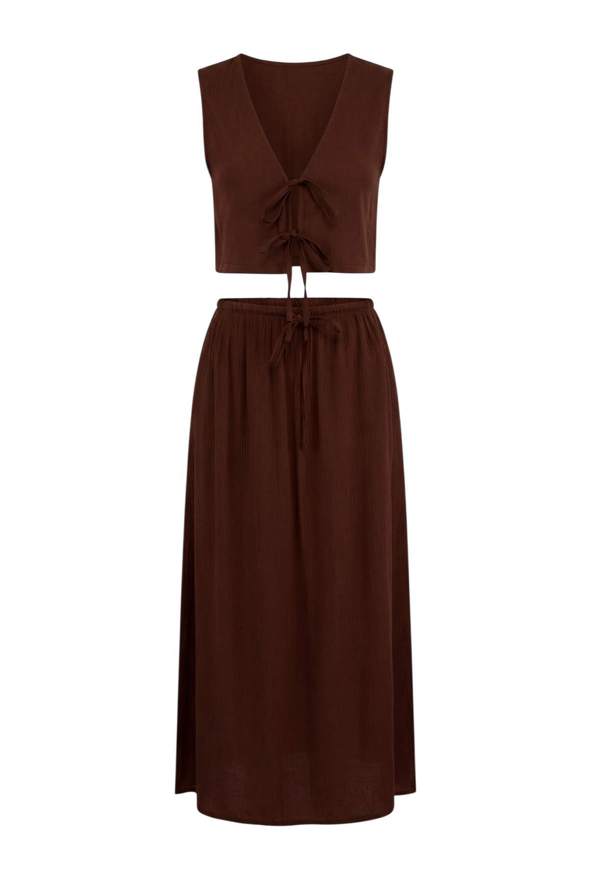 Trendyolmilla  Kahverengi Dokuma Maxi Bağlama Detaylı Regular Plaj Bluz Etek Takım TBESS26AU00025