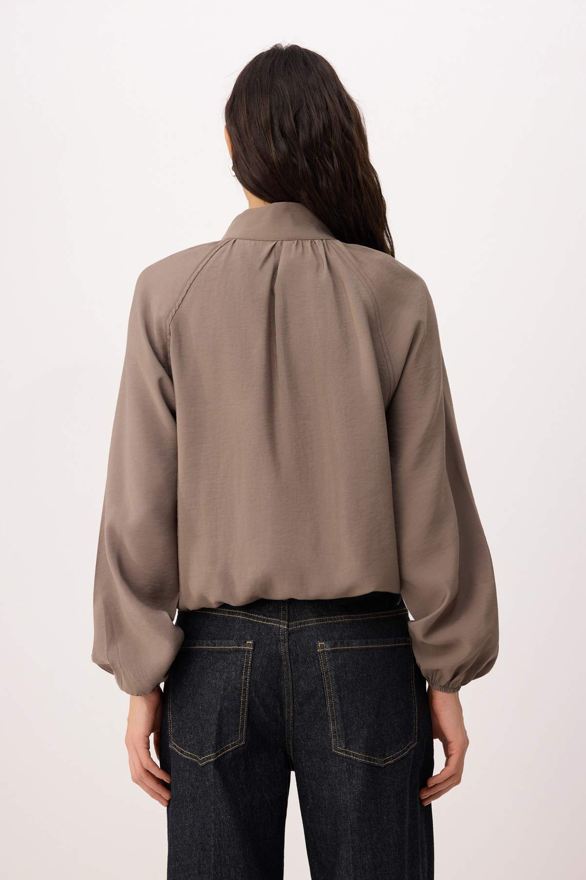 Trendyolmilla  Haki Dik Yaka Büzgülü Modal Gömlek TWOSS26GO00078 - Görsel 4