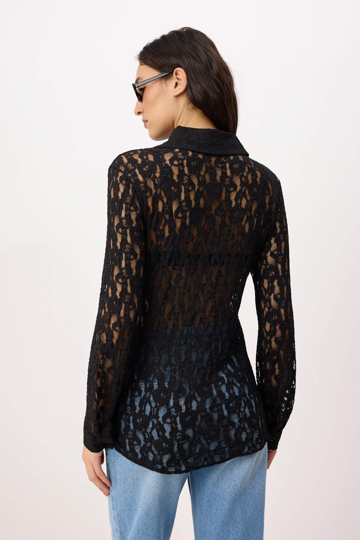 Trendyolmilla  Siyah Düz Fitted/Vücuda Oturan Gömlek Yaka Uzun Kol Dantel Örme Gömlek TWOSS26GO00173 - Görsel 4