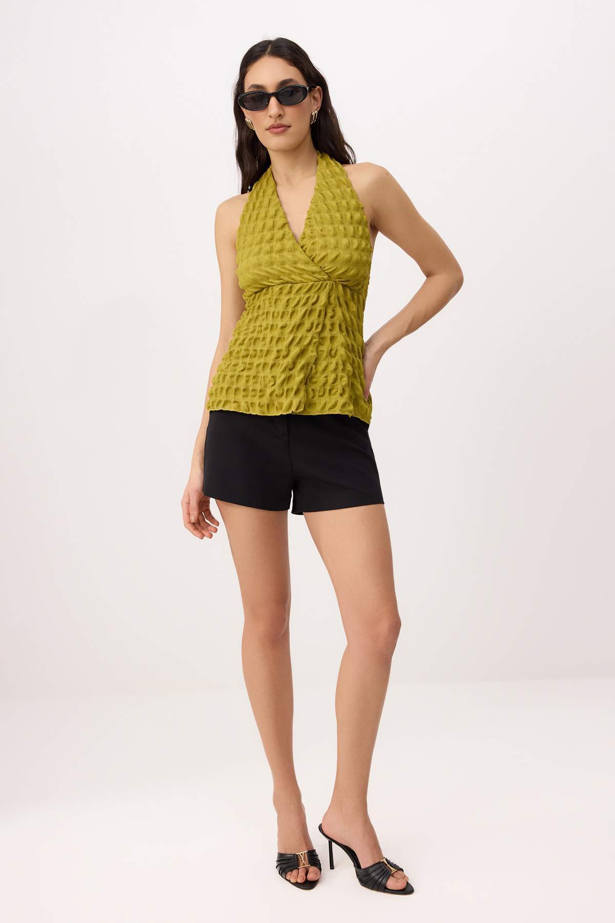 Trendyolmilla Yağ Yeşili Dokulu Boyundan Bağlamalı Crop Büzgülü Örme Bluz TWOSS24BZ00389
