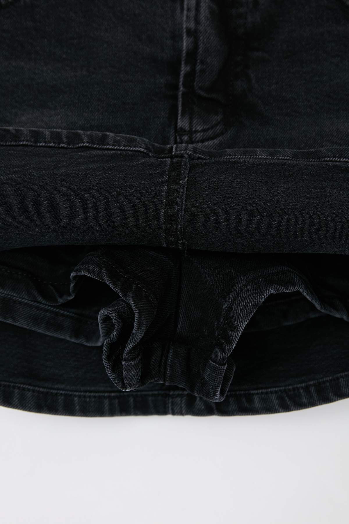 Trendyolmilla  Siyah Az Esnek Mini Denim Şort Etek TWOSS26SR00052 - Görsel 7