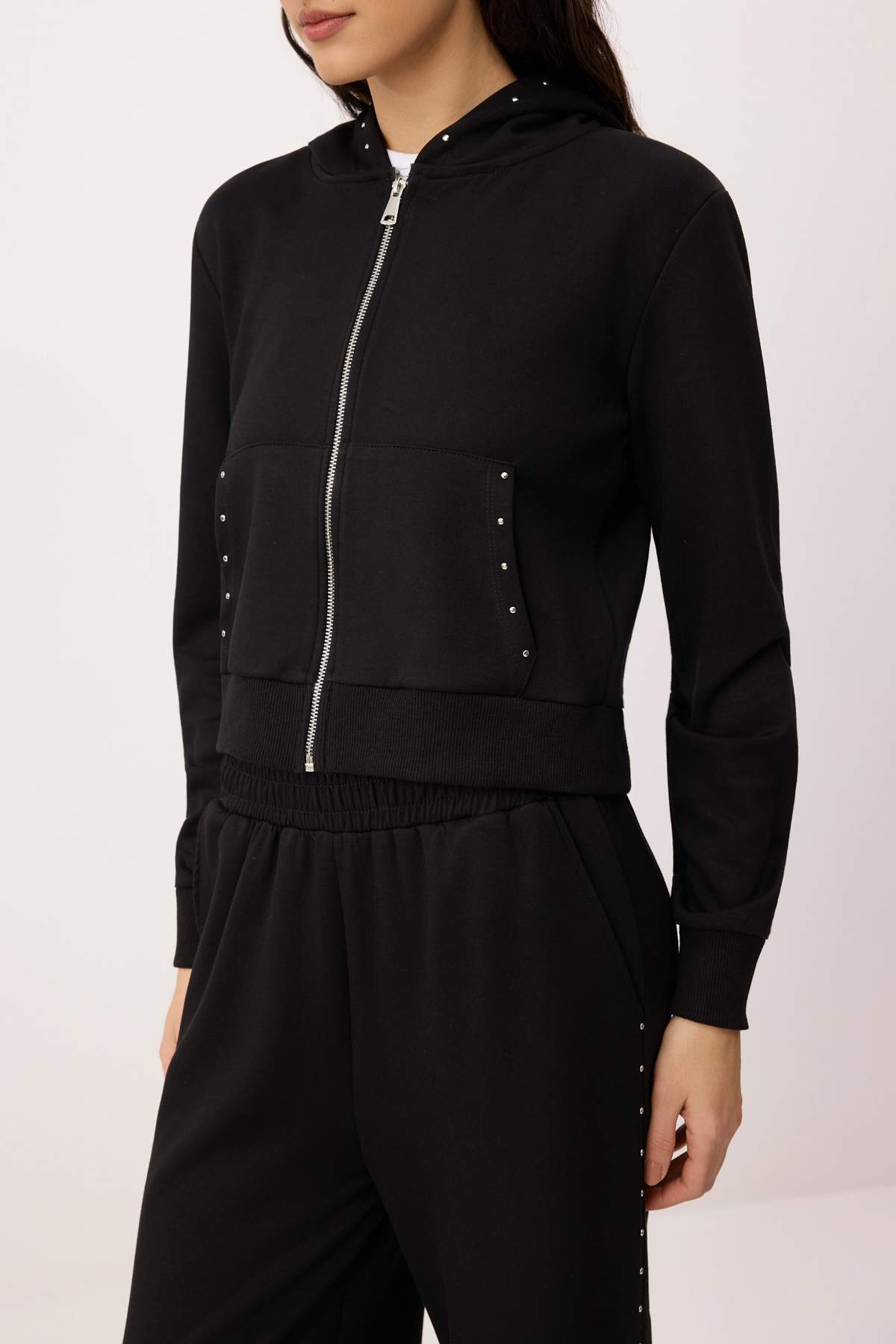 Trendyolmilla  Siyah Oversize/Geniş Kalıp Kapüşonlu Aksesuar Detaylı Örme Sweatshirt TWOSS26SW00012 - Görsel 3