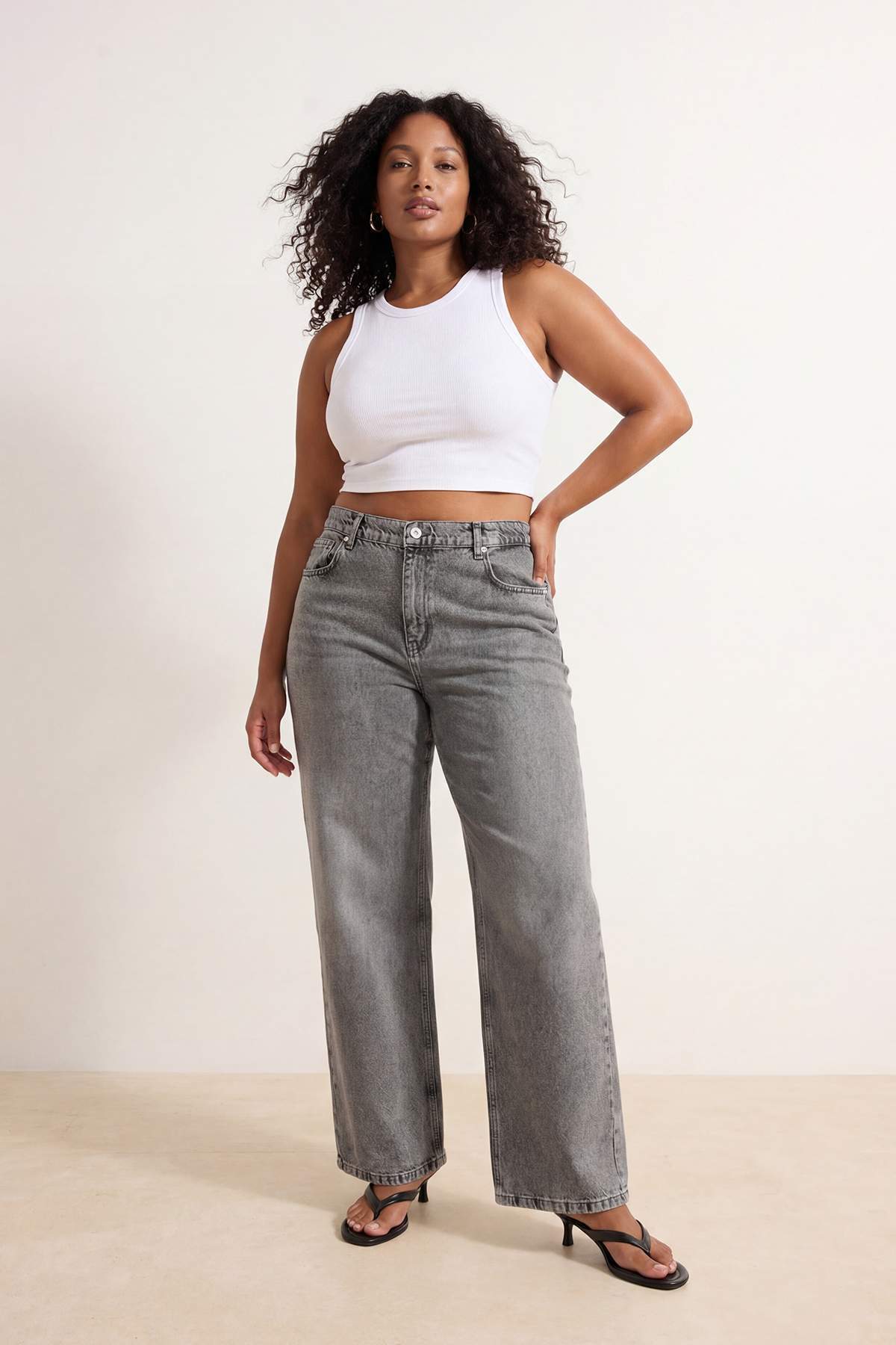 Trendyolmilla Curve Gri More Sustainable Lastikli Bel %100 Pamuk Non-Stretch Geniş Paça/Wide Leg Jeans TBBSS26CJ00031