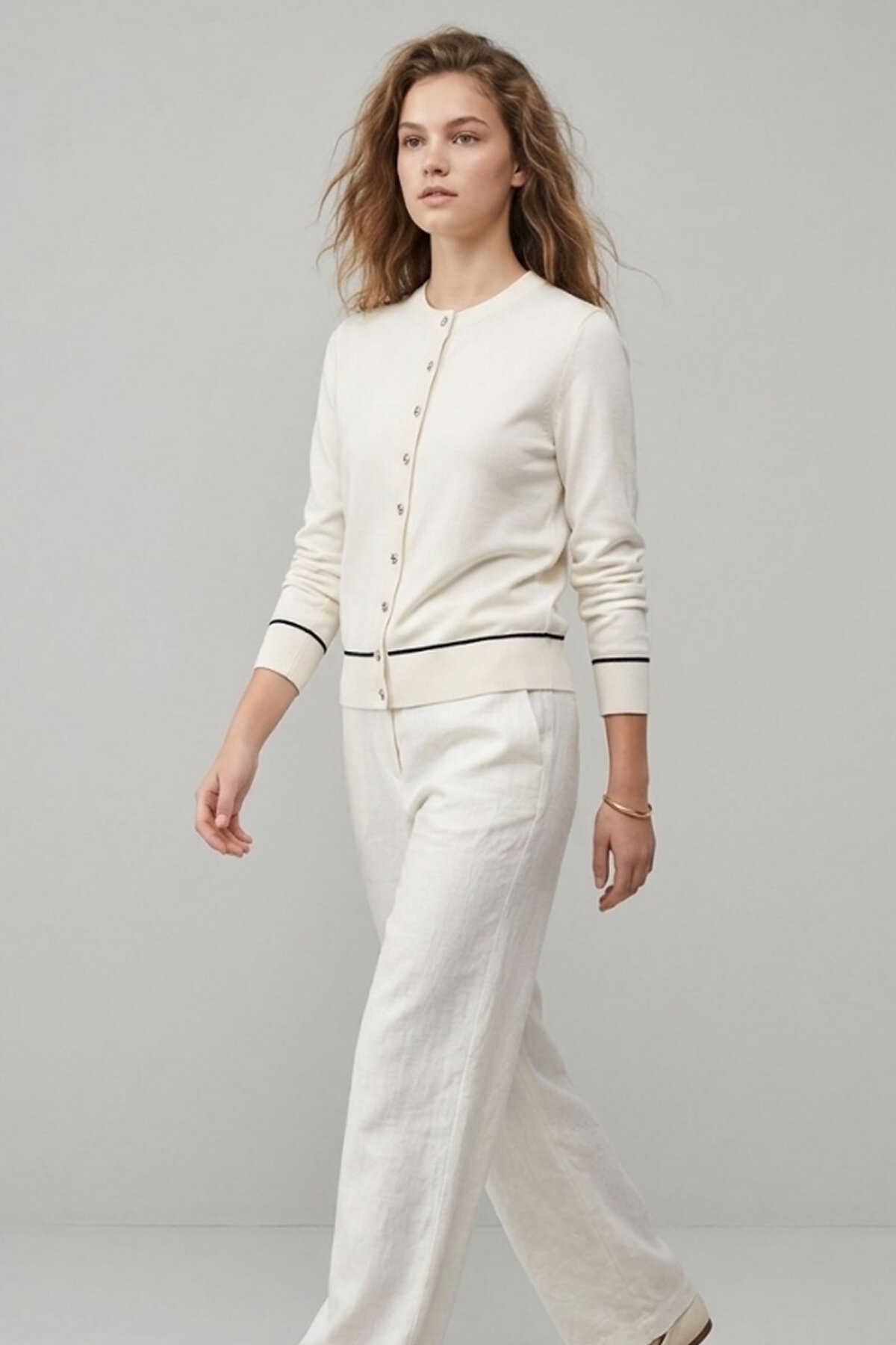 Şiir  Raye Kadın Yumuşak Dokulu Ara Biyeli Sıfır Yaka Düğmeli Uzun Kollu Örme Hırka - Ekru