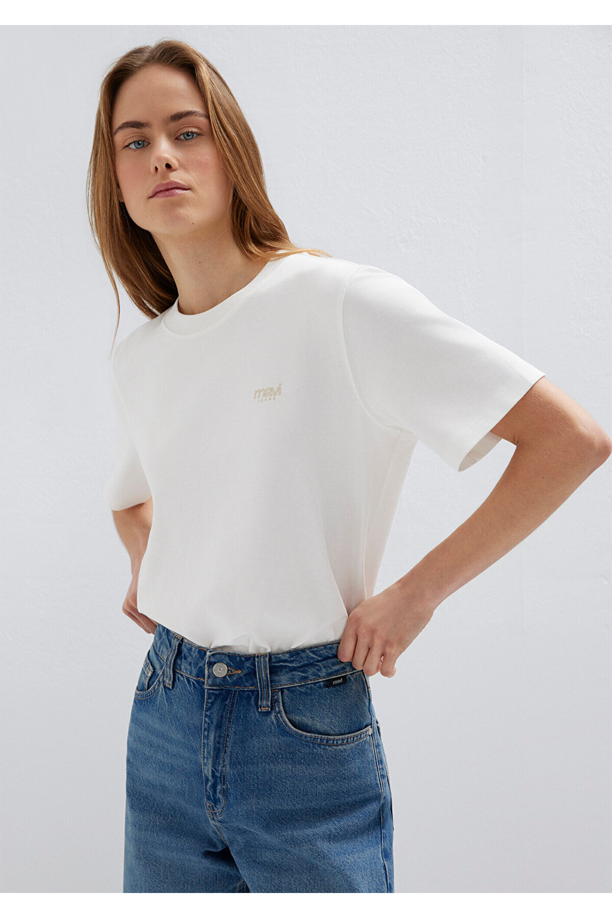 Mavi Jeans Bedrucktes Ecru-T-Shirt Regular Fit / Normaler Schnitt 1613804-80194