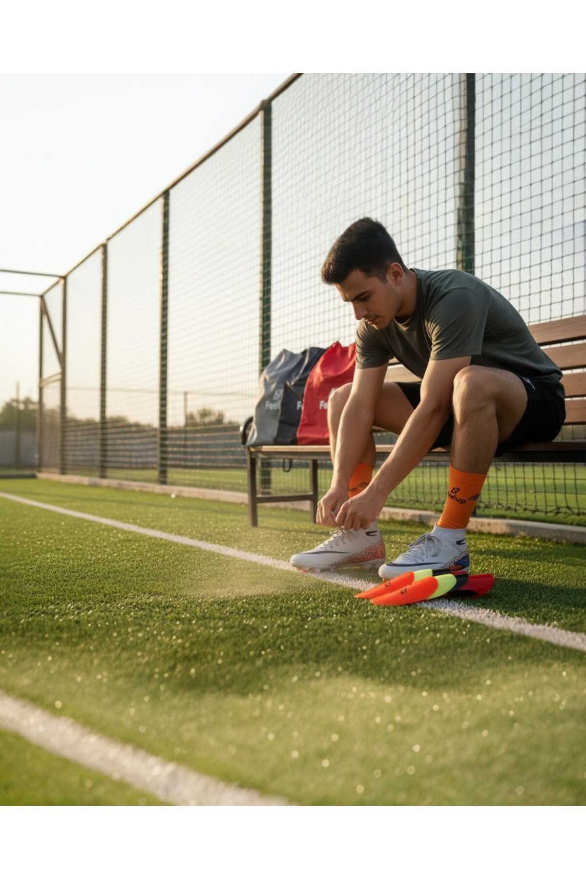 football Unisex Krampon Set (1 adet Çanta, + 1 adet Çorap + 1 adet Tekmelik) görsel 4