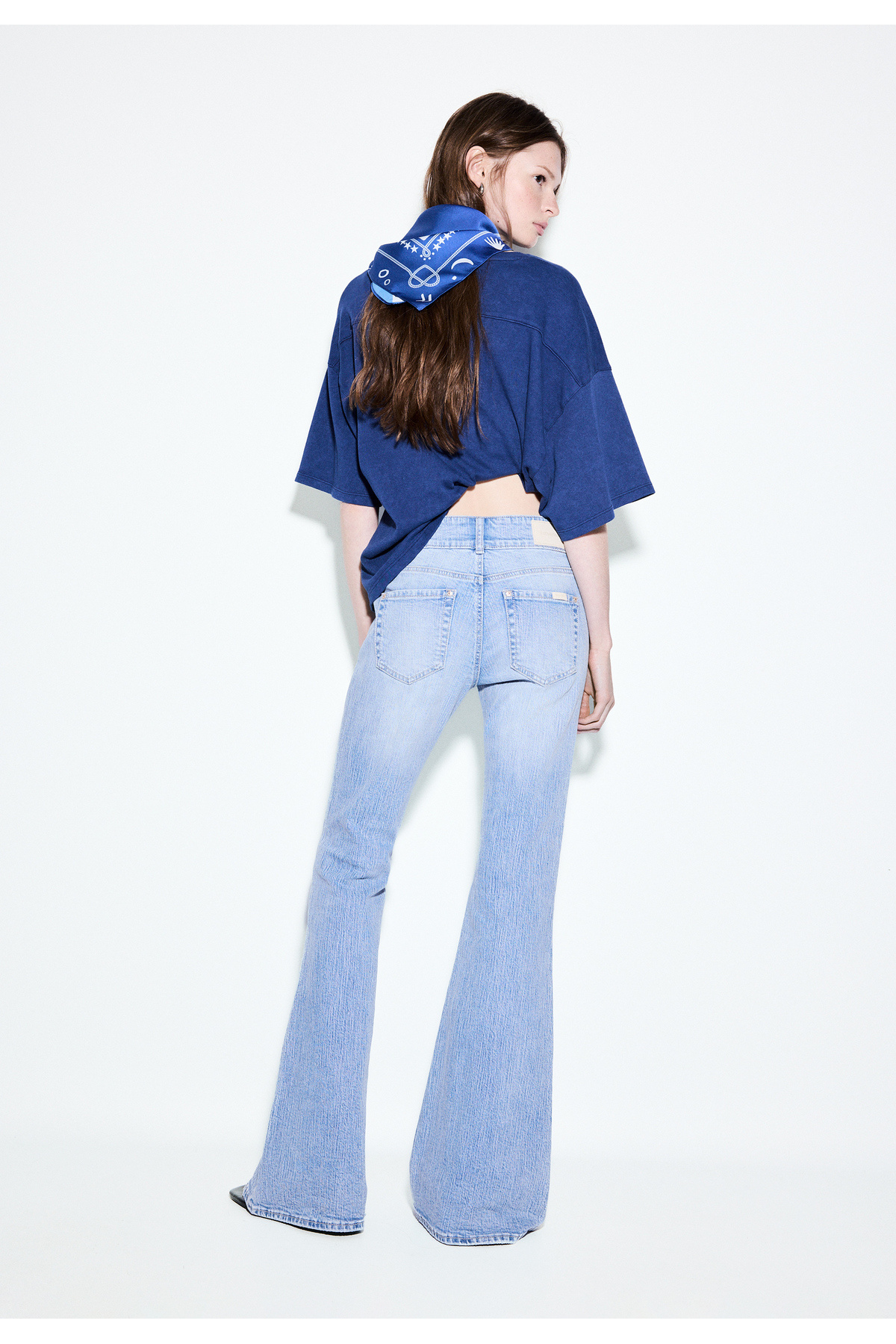Stradivarius  Düşük bel dikişli cepli jean - Görsel 4